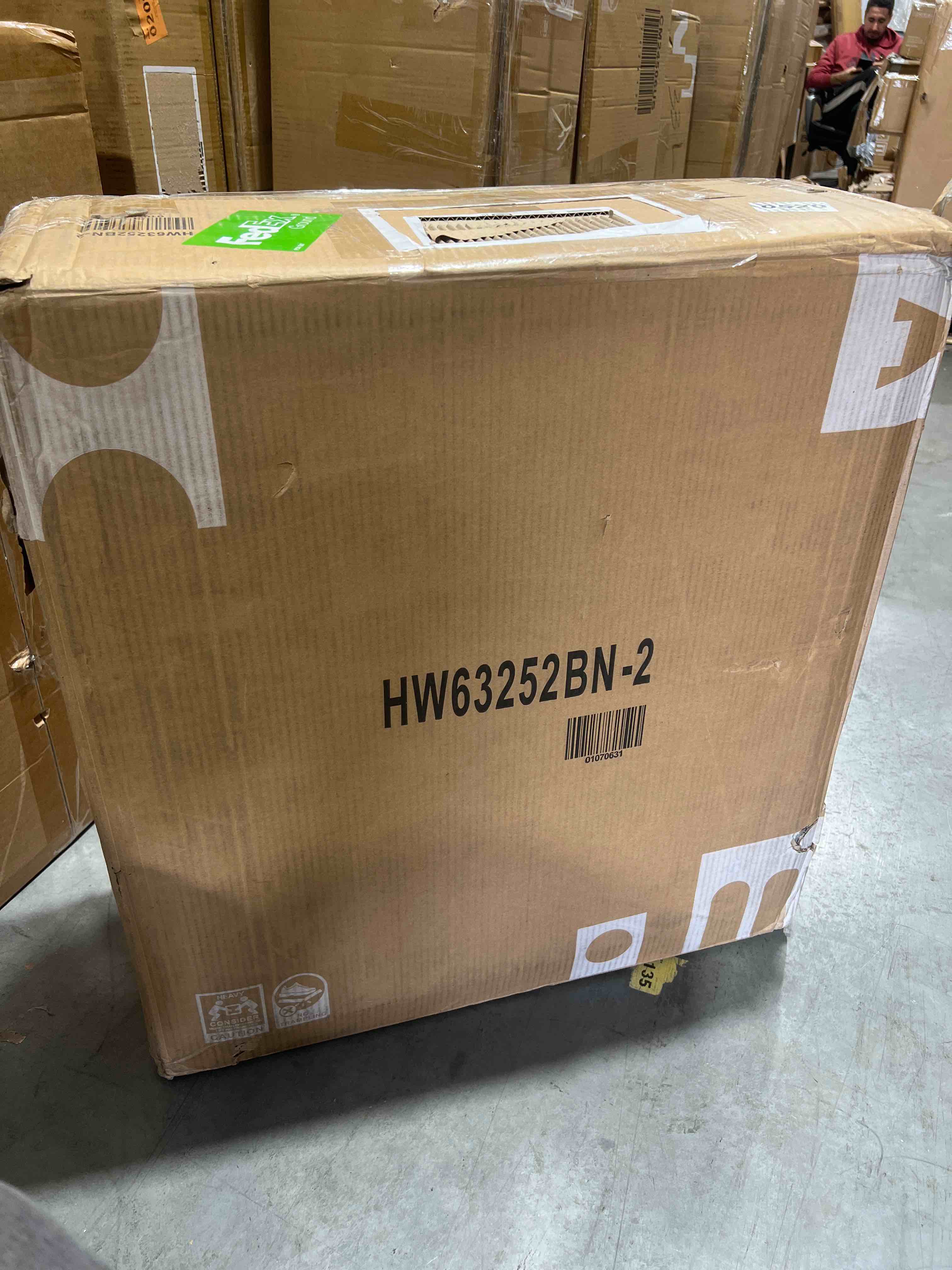 https://s3.amazonaws.com/lotting-images-prod/bidfta/GRN5241304_1701278871653.jpeg