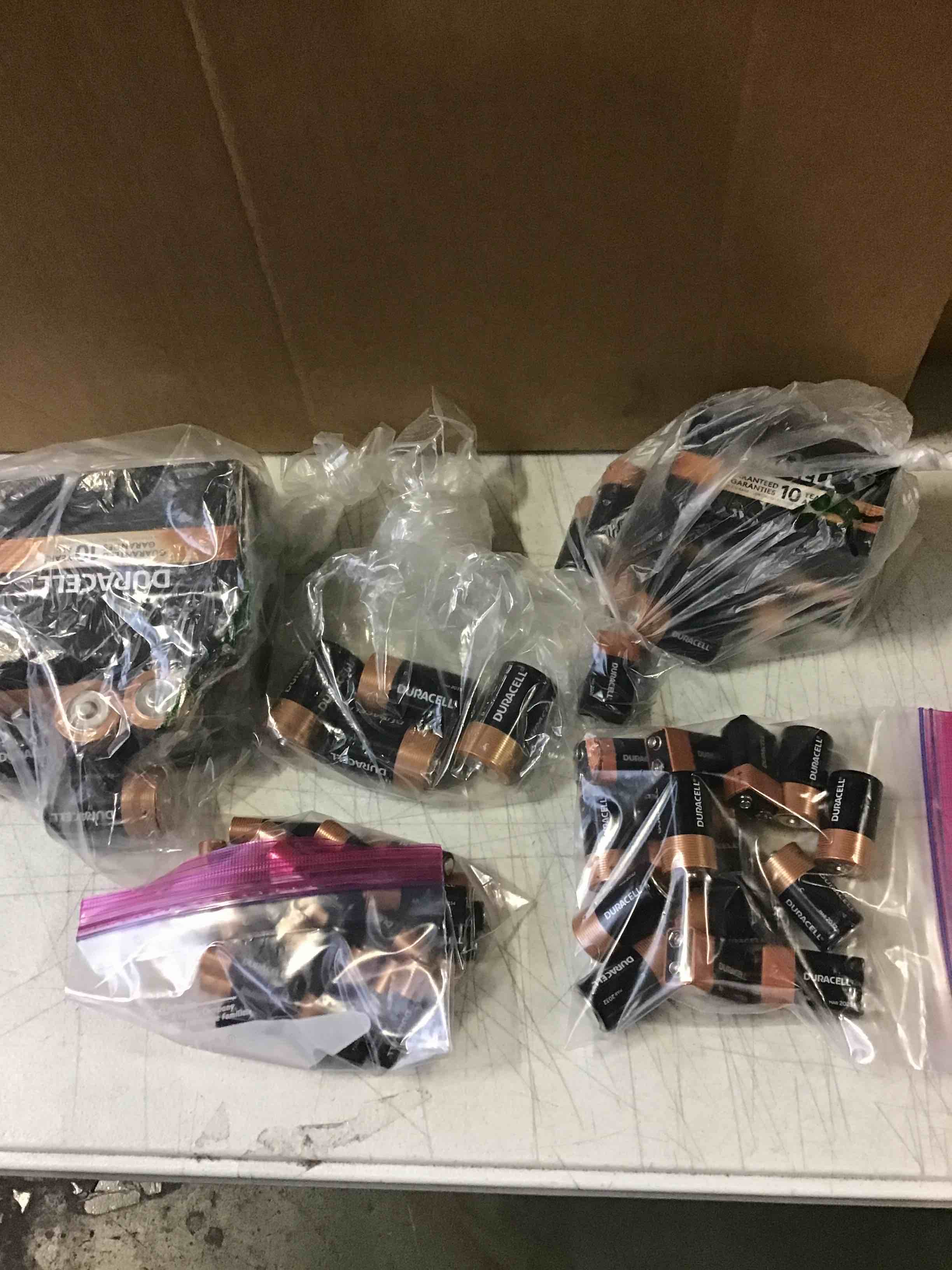 Assorted of Batteries Duracell (Variations of Size, Quantity)
