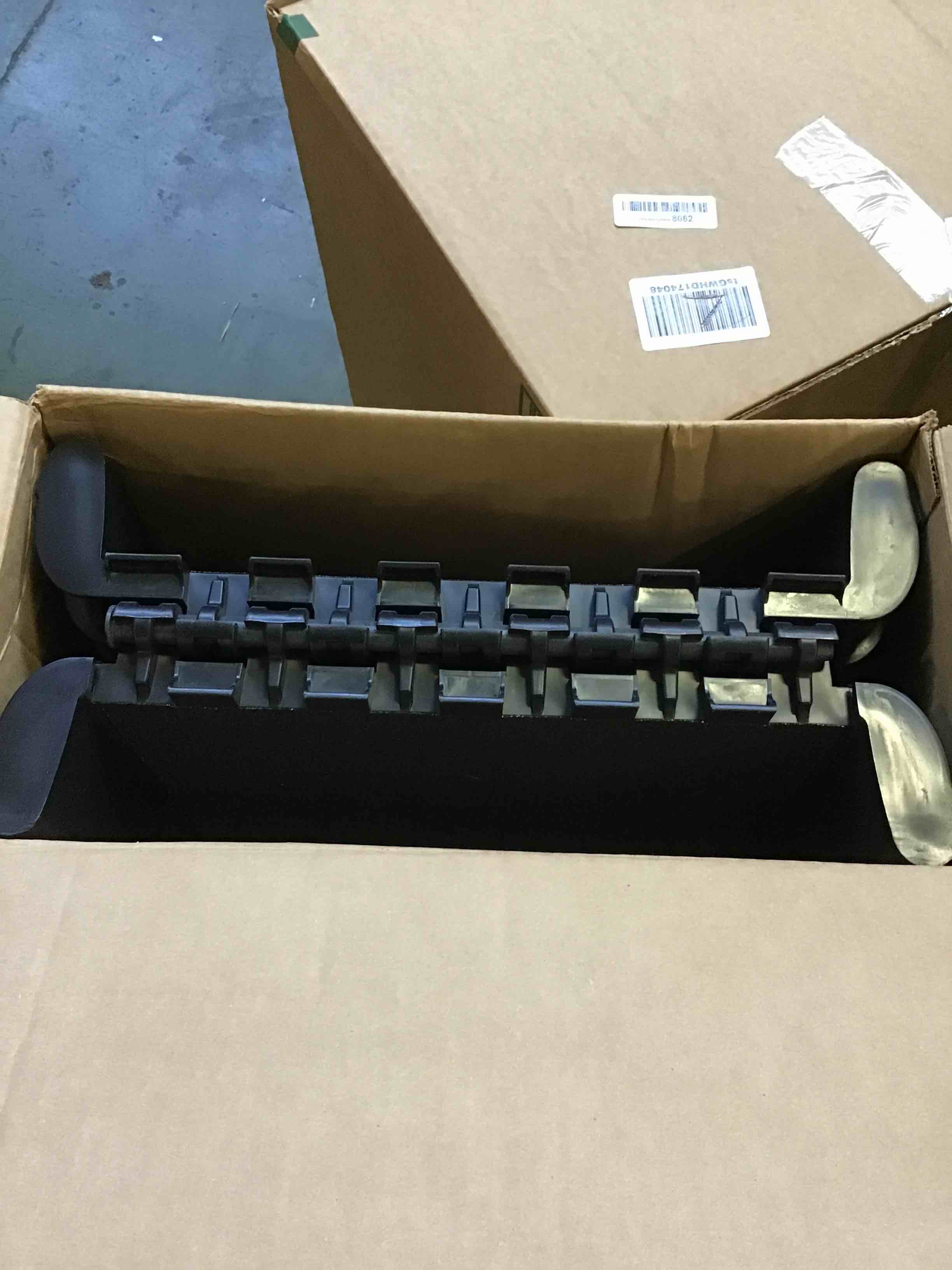 https://s3.amazonaws.com/lotting-images-prod/bidfta/GRN5250891_1692273958404.jpeg