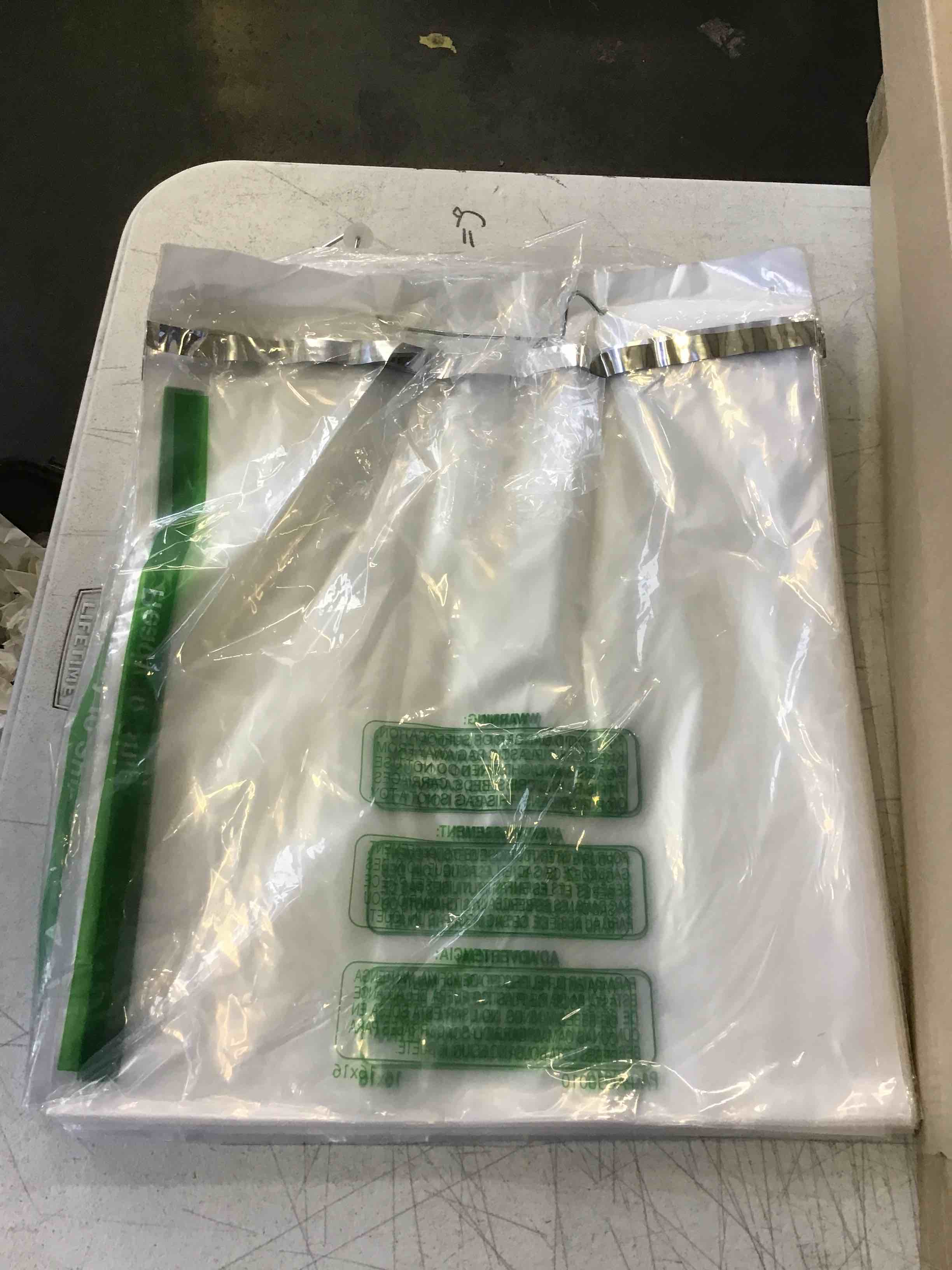 https://s3.amazonaws.com/lotting-images-prod/bidfta/GRN5250931_1692277892940.jpeg