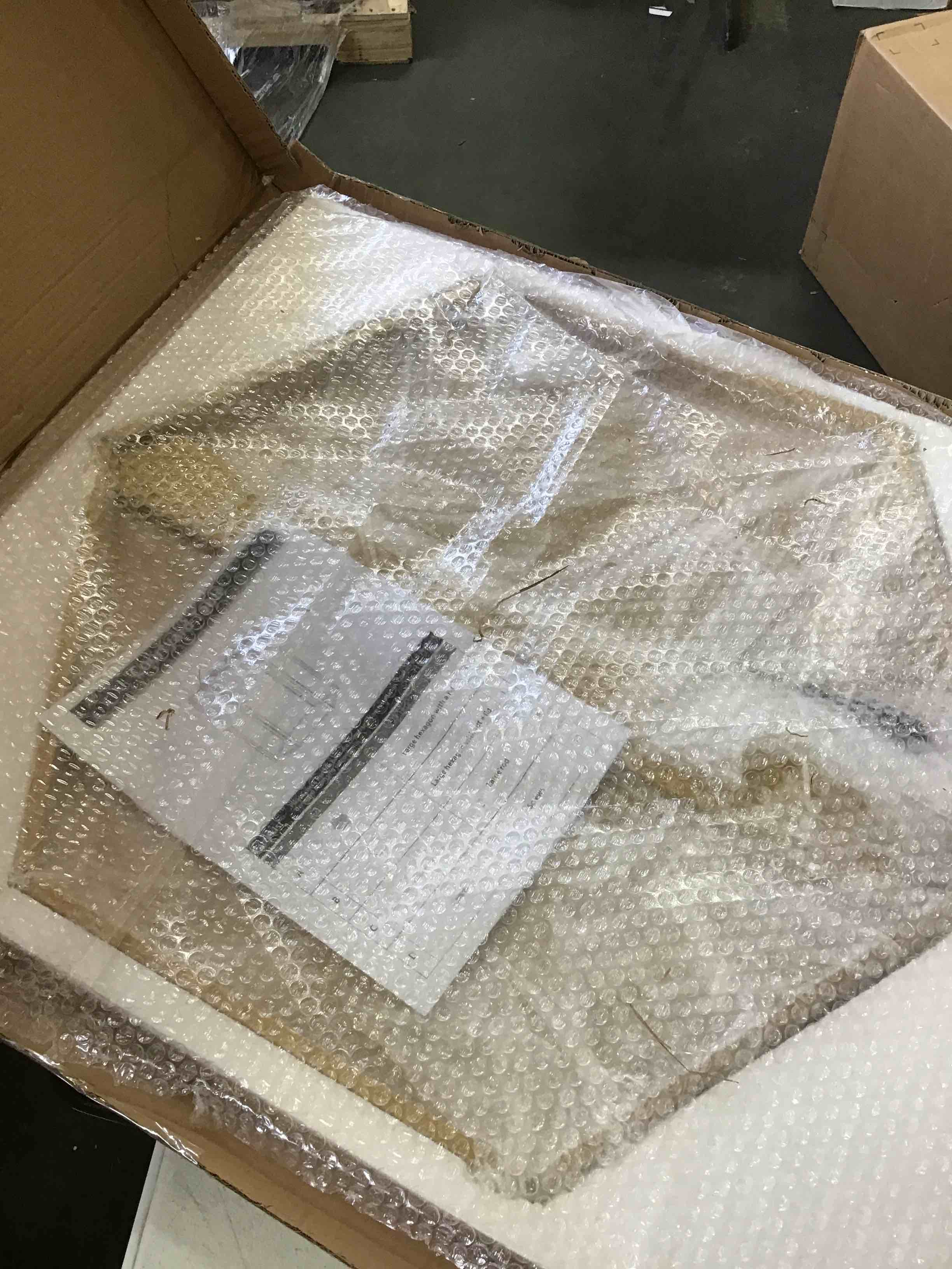 https://s3.amazonaws.com/lotting-images-prod/bidfta/GRN5251250_1692301967396.jpeg