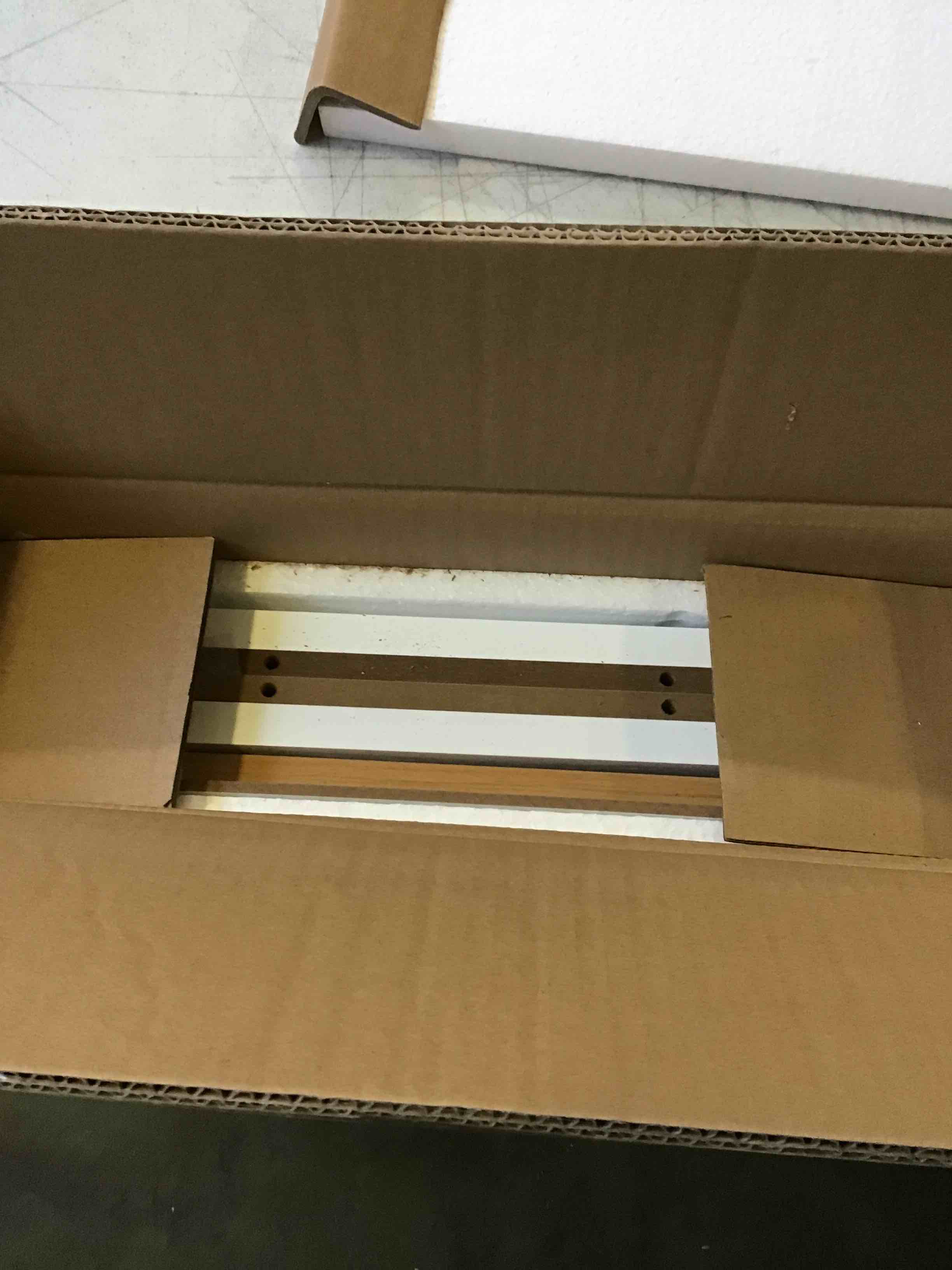 https://s3.amazonaws.com/lotting-images-prod/bidfta/GRN5251354_1692363679584.jpeg