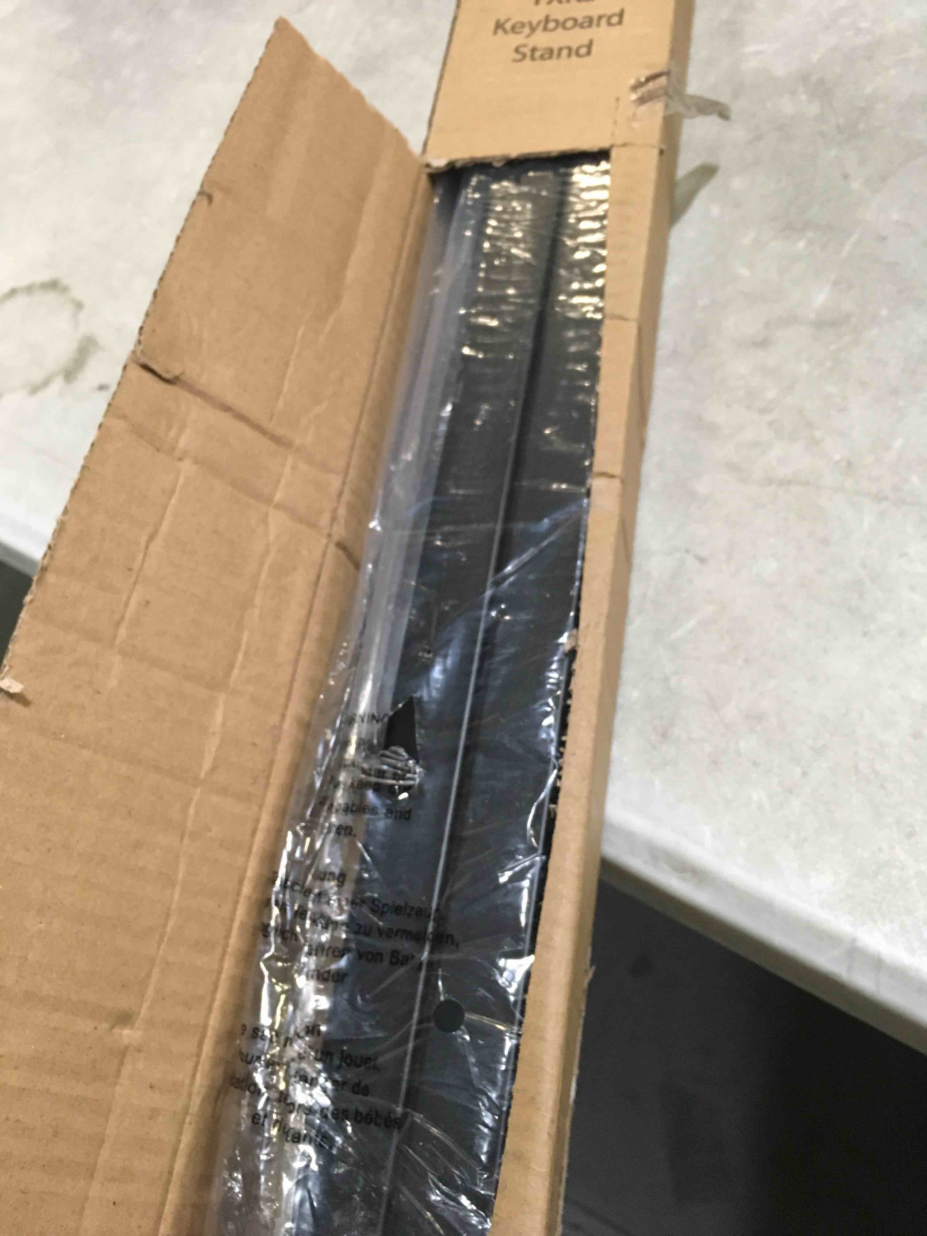 https://s3.amazonaws.com/lotting-images-prod/bidfta/GRN5254890_1690977985343.jpeg