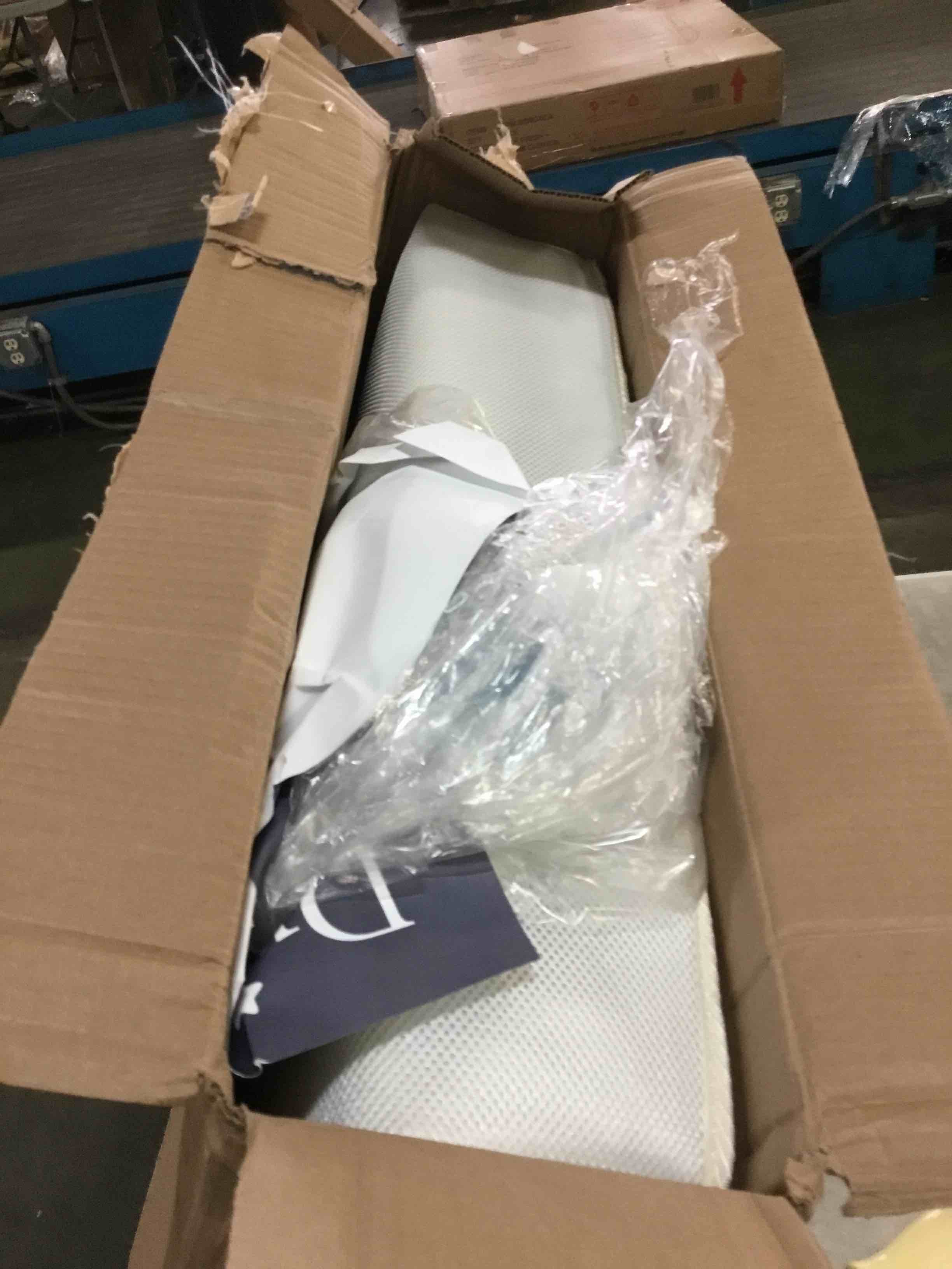 https://s3.amazonaws.com/lotting-images-prod/bidfta/GRN5260353_1690485752459.jpeg