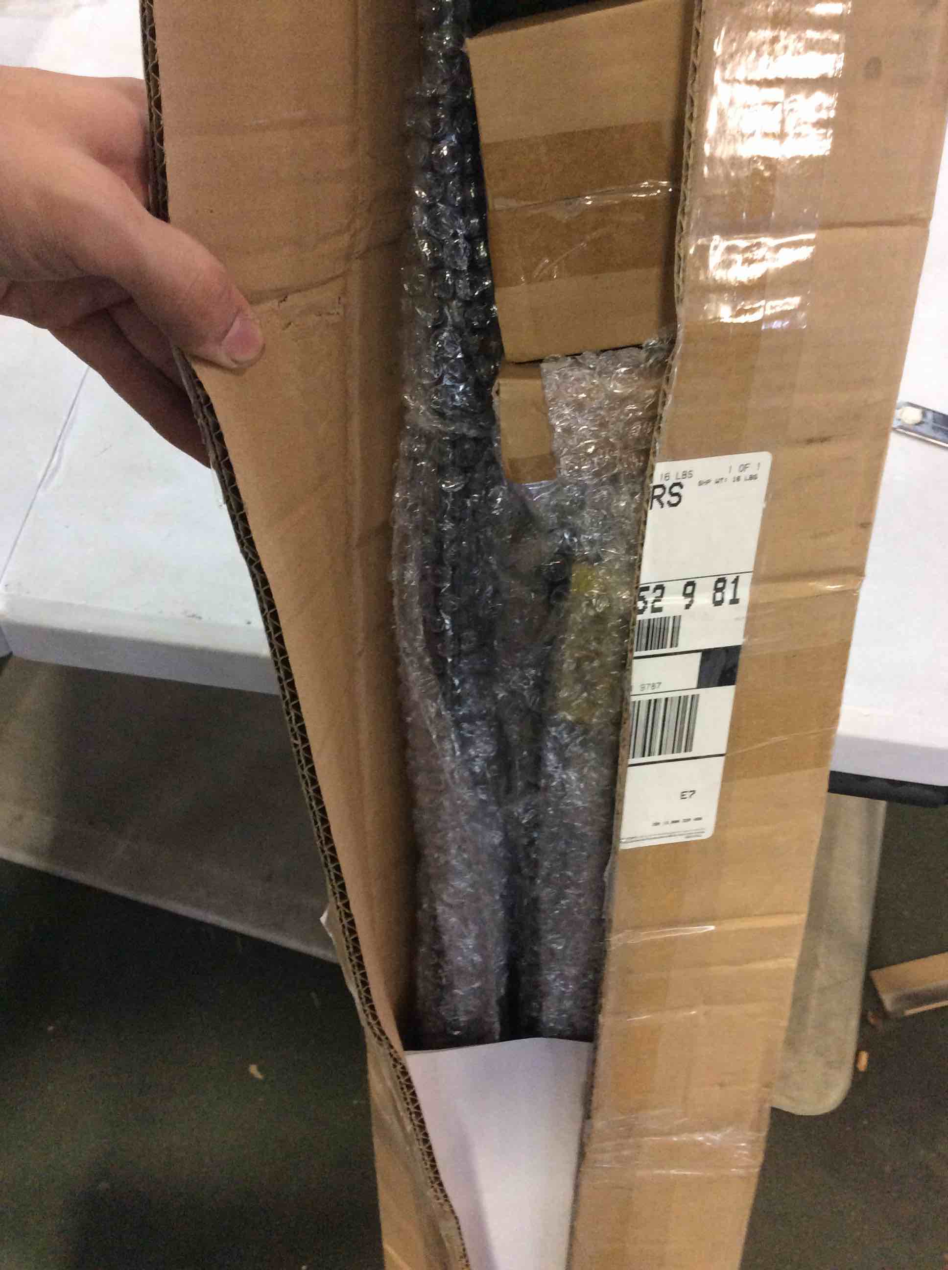 https://s3.amazonaws.com/lotting-images-prod/bidfta/GRN5260786_1690907147611.jpeg