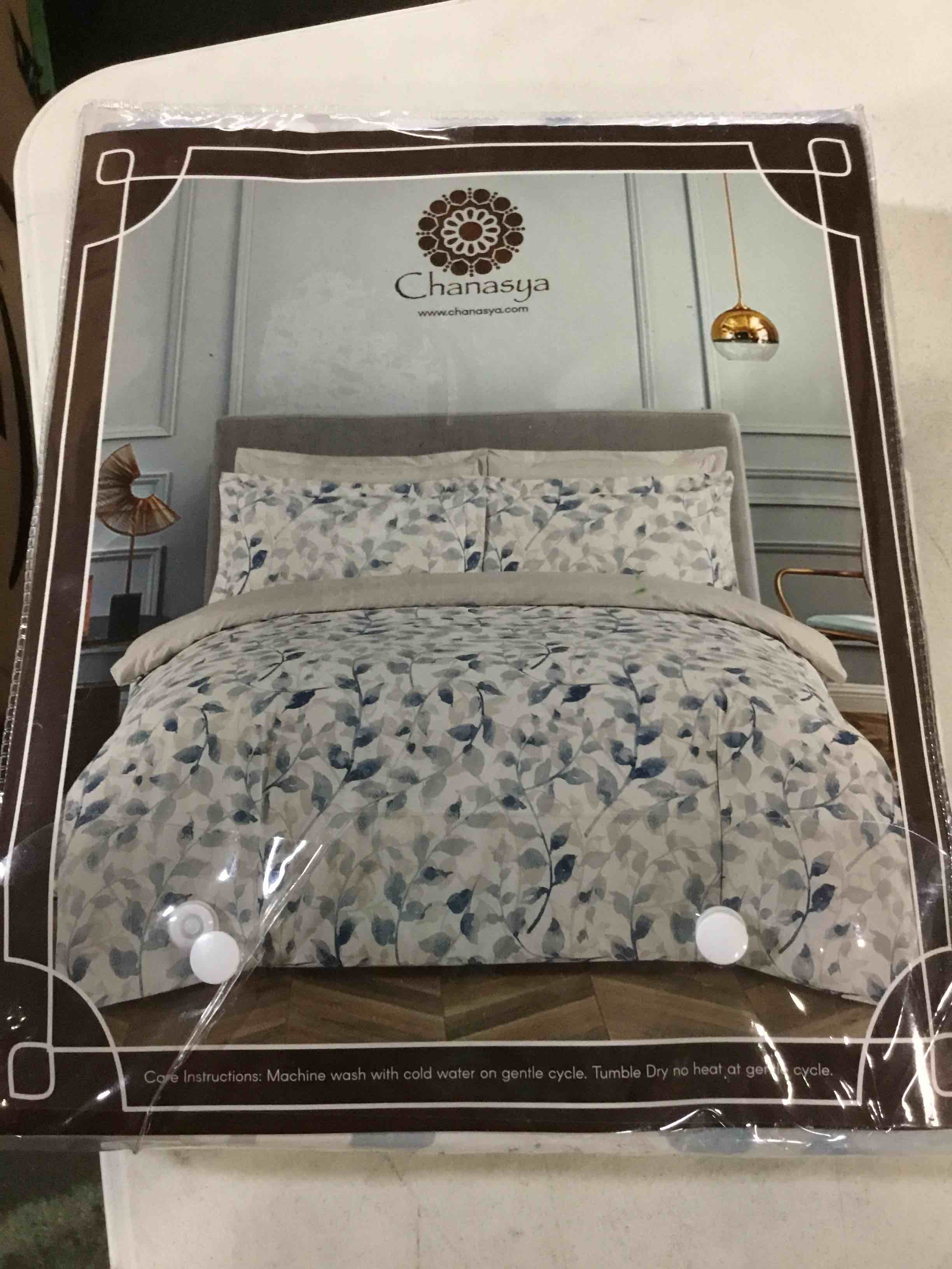 https://s3.amazonaws.com/lotting-images-prod/bidfta/GRN5261400_1690547655435.jpeg