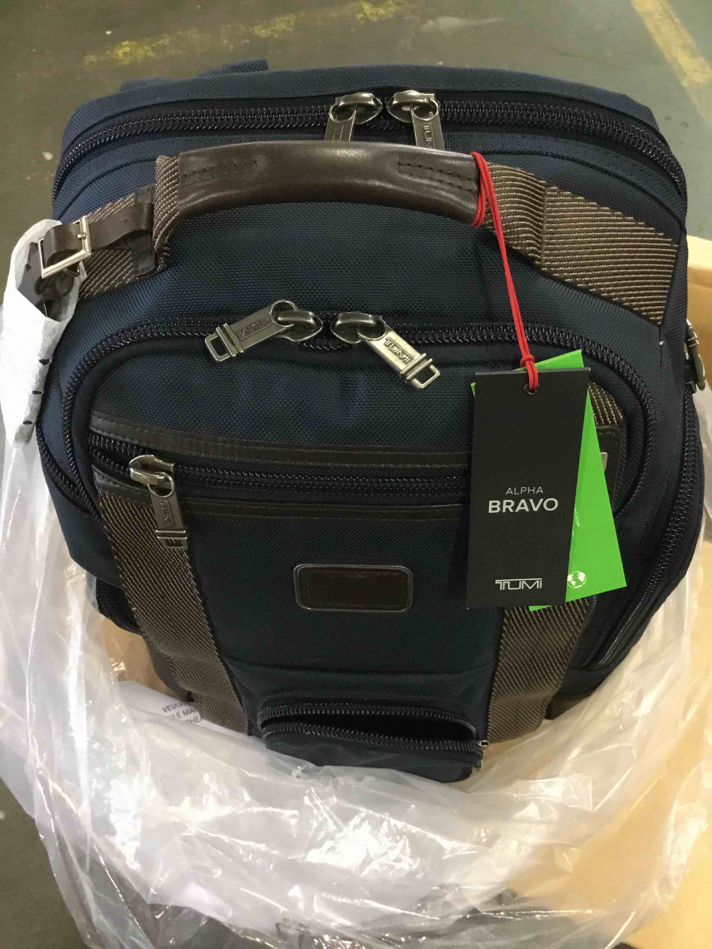 https://s3.amazonaws.com/lotting-images-prod/bidfta/GRN5261584_1690806797711.jpeg