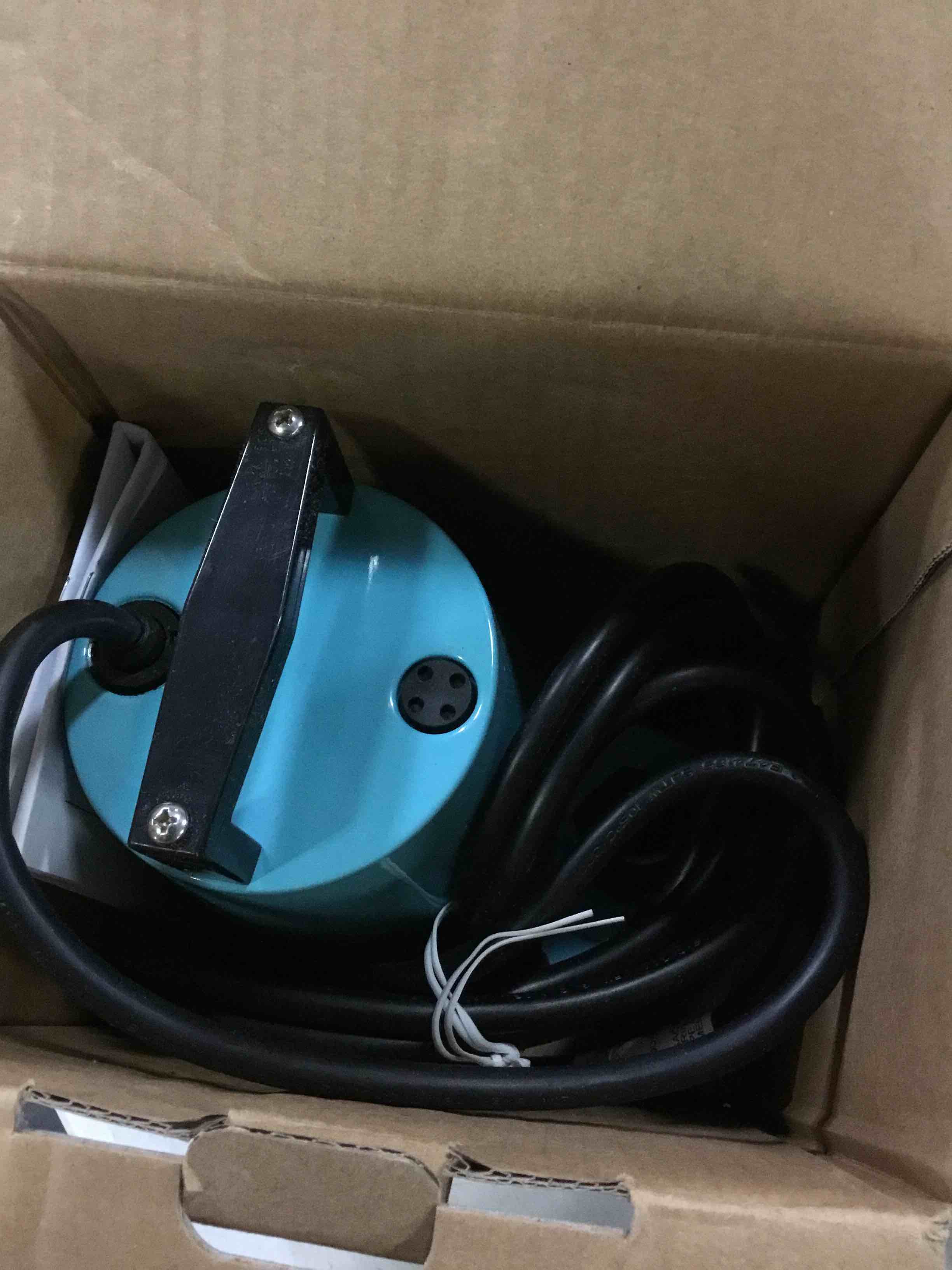 https://s3.amazonaws.com/lotting-images-prod/bidfta/GRN5261816_1690900869972.jpeg