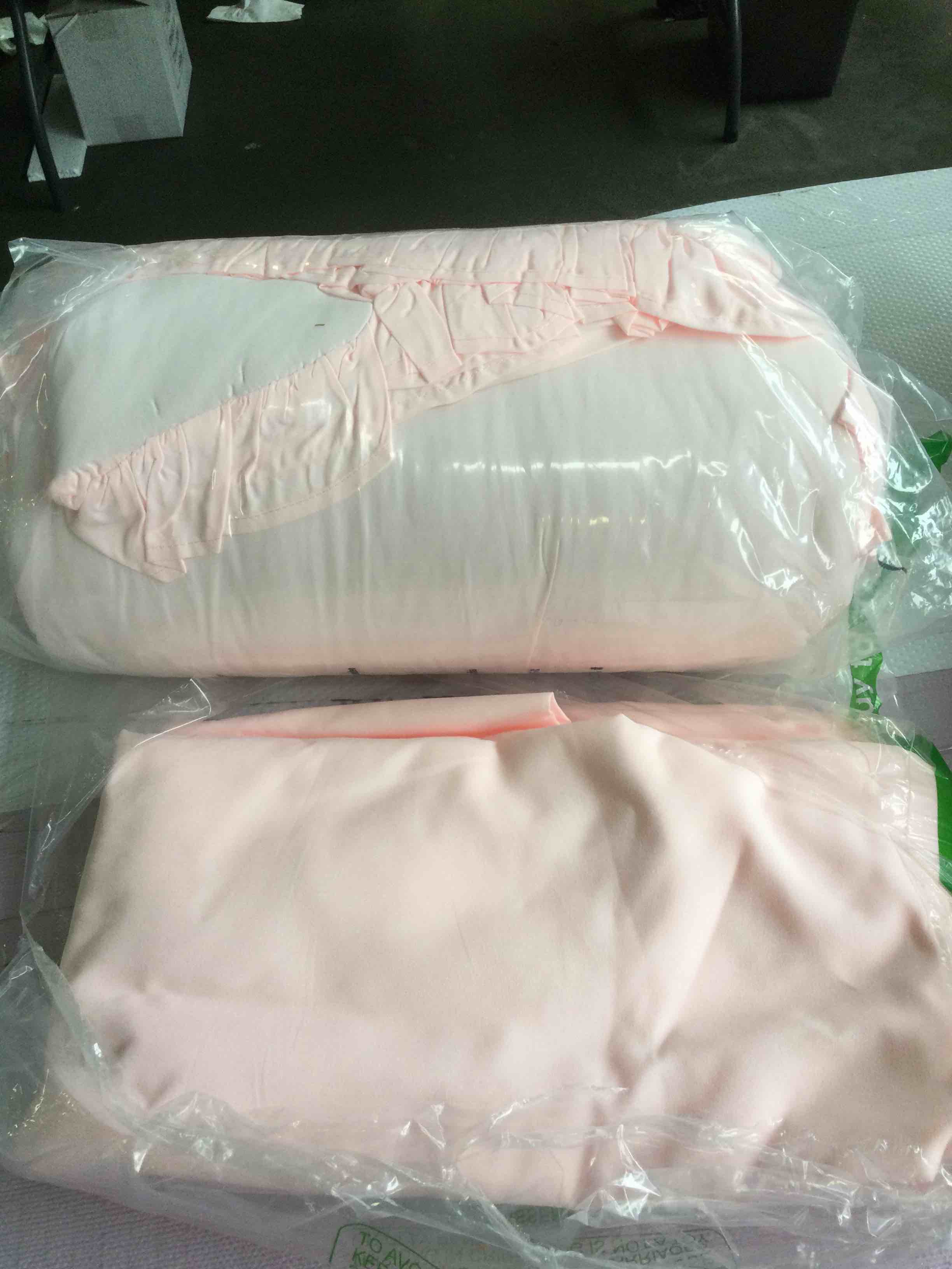 Amazon Basics Lightweight Microfiber Bed-in-a-Bag 5 Piece Comforter Bedding Set, Twin/Twin XL, Pink Ruffles, Polka Dots