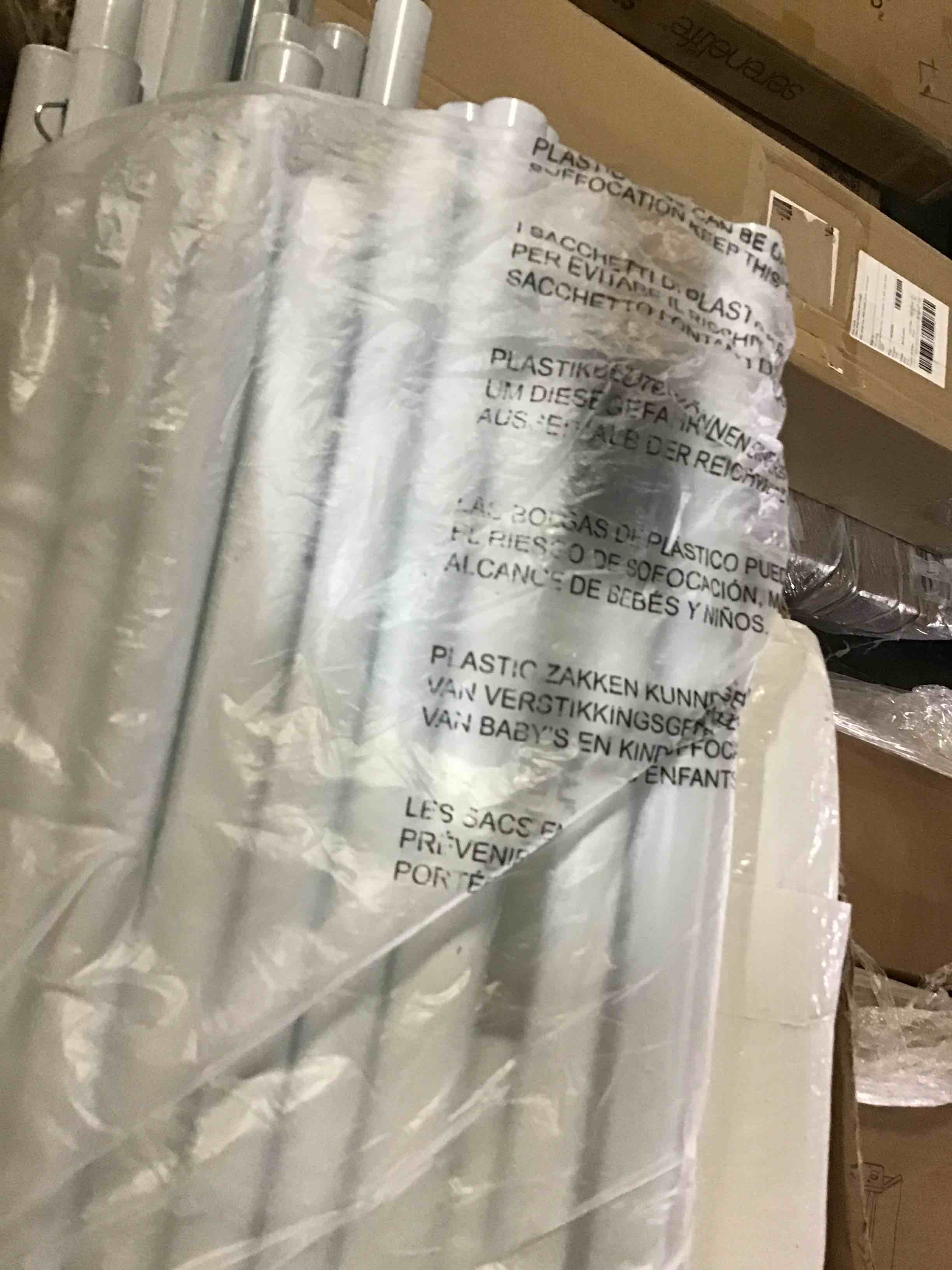 https://s3.amazonaws.com/lotting-images-prod/bidfta/GRN5272060_1690572653596.jpeg