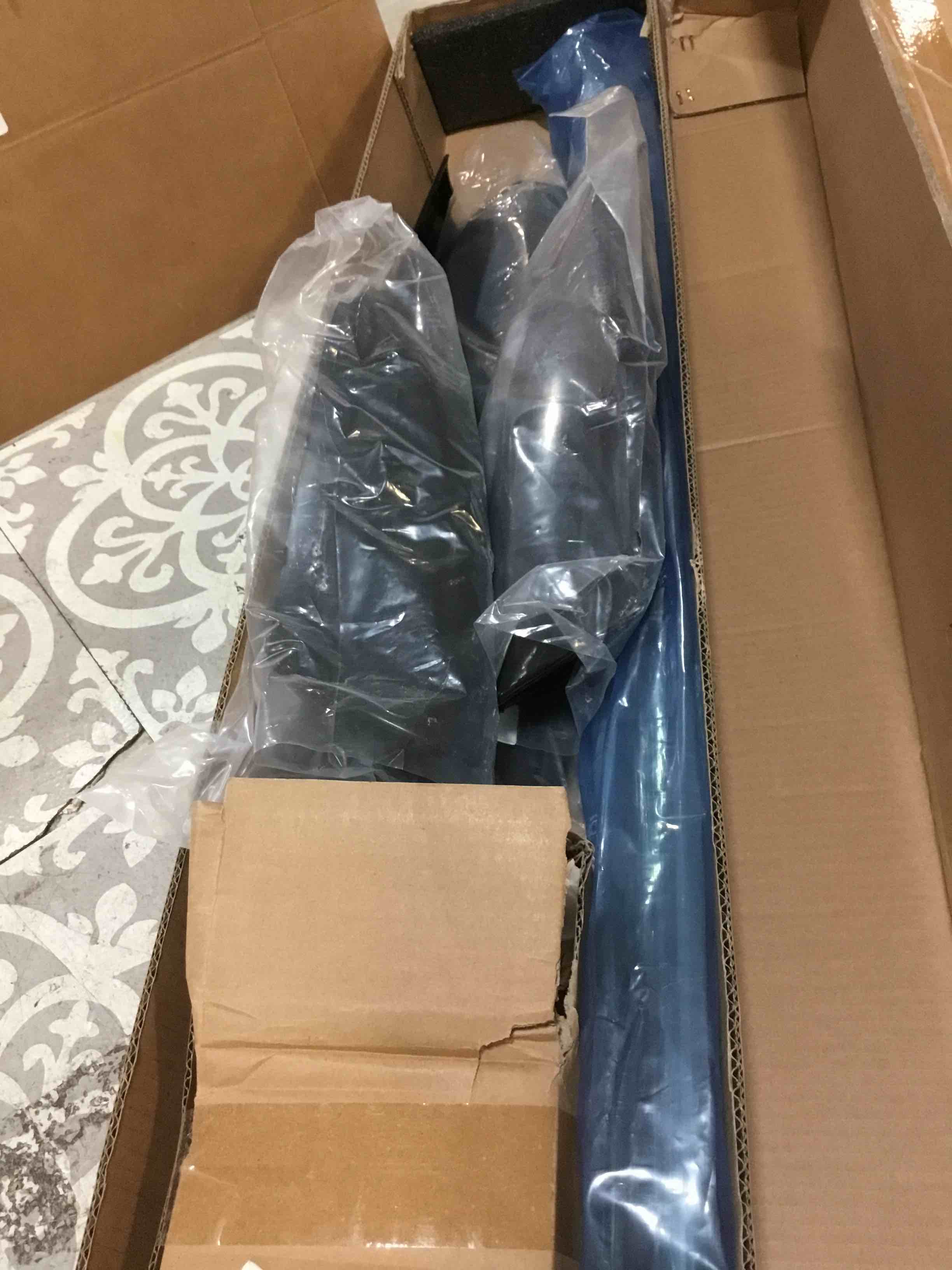 https://s3.amazonaws.com/lotting-images-prod/bidfta/GRN5272487_1691498739911.jpeg