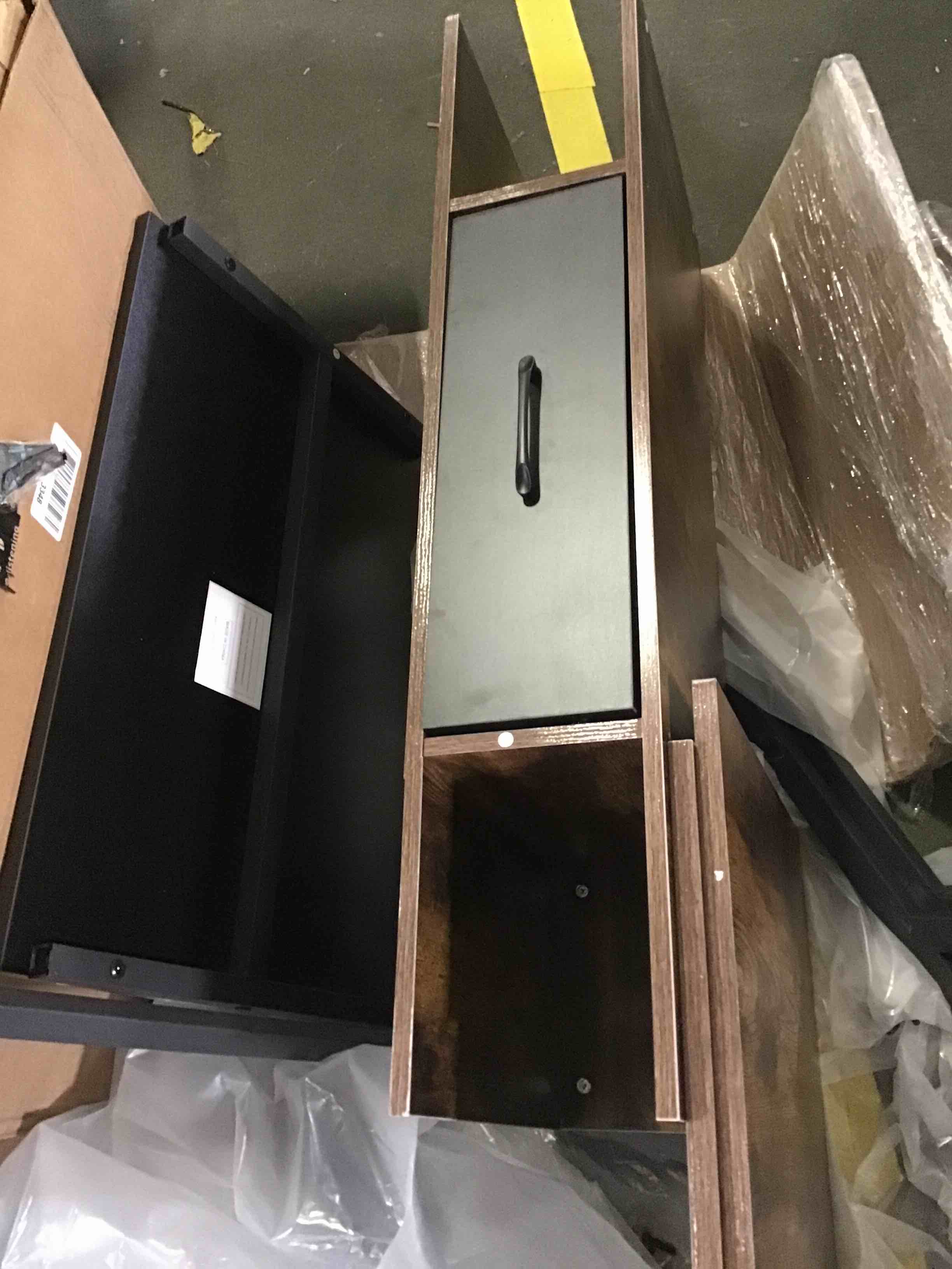 https://s3.amazonaws.com/lotting-images-prod/bidfta/GRN5273553_1691685083495.jpeg