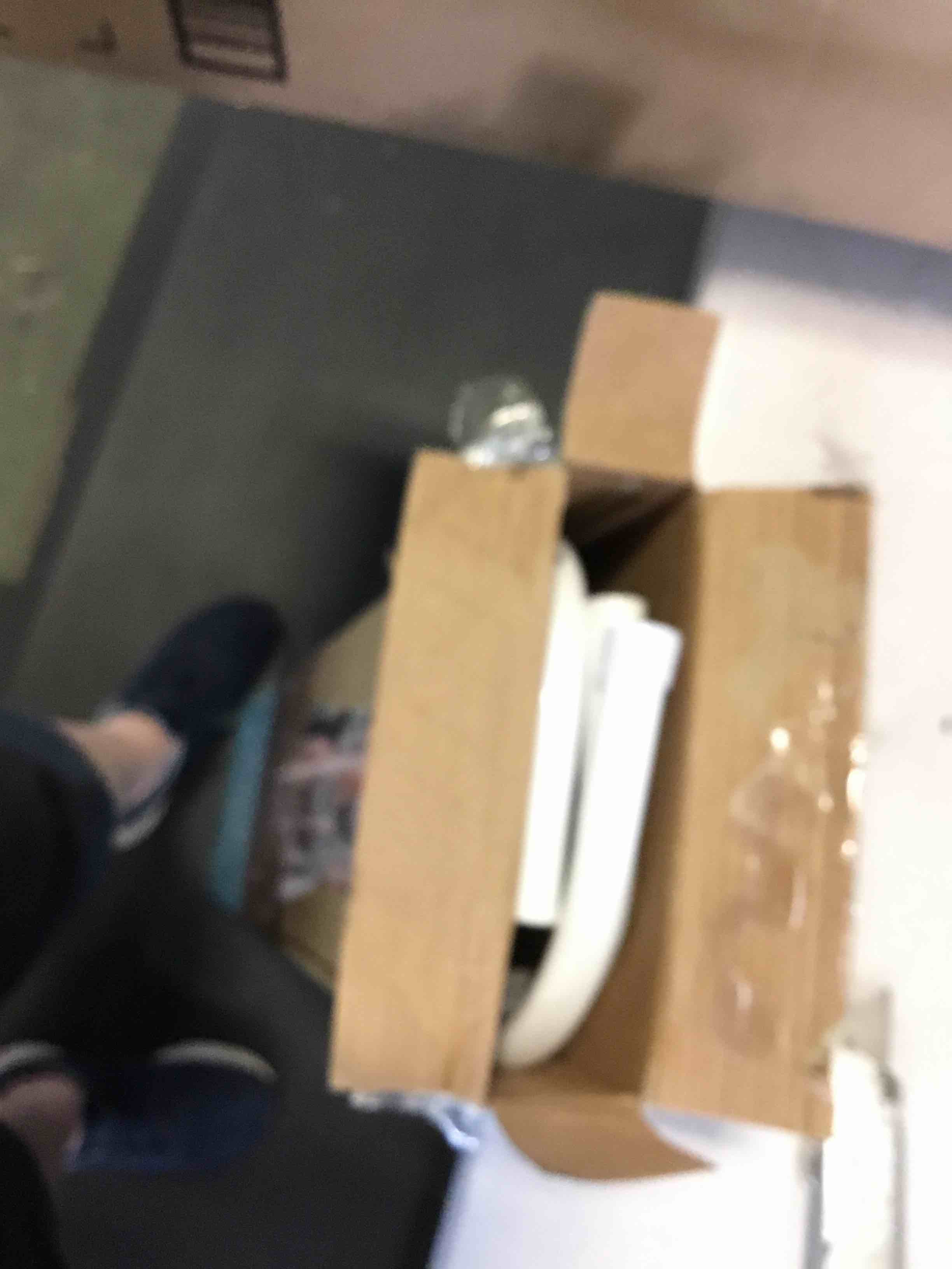 https://s3.amazonaws.com/lotting-images-prod/bidfta/GRN5273944_1692379081734.jpeg
