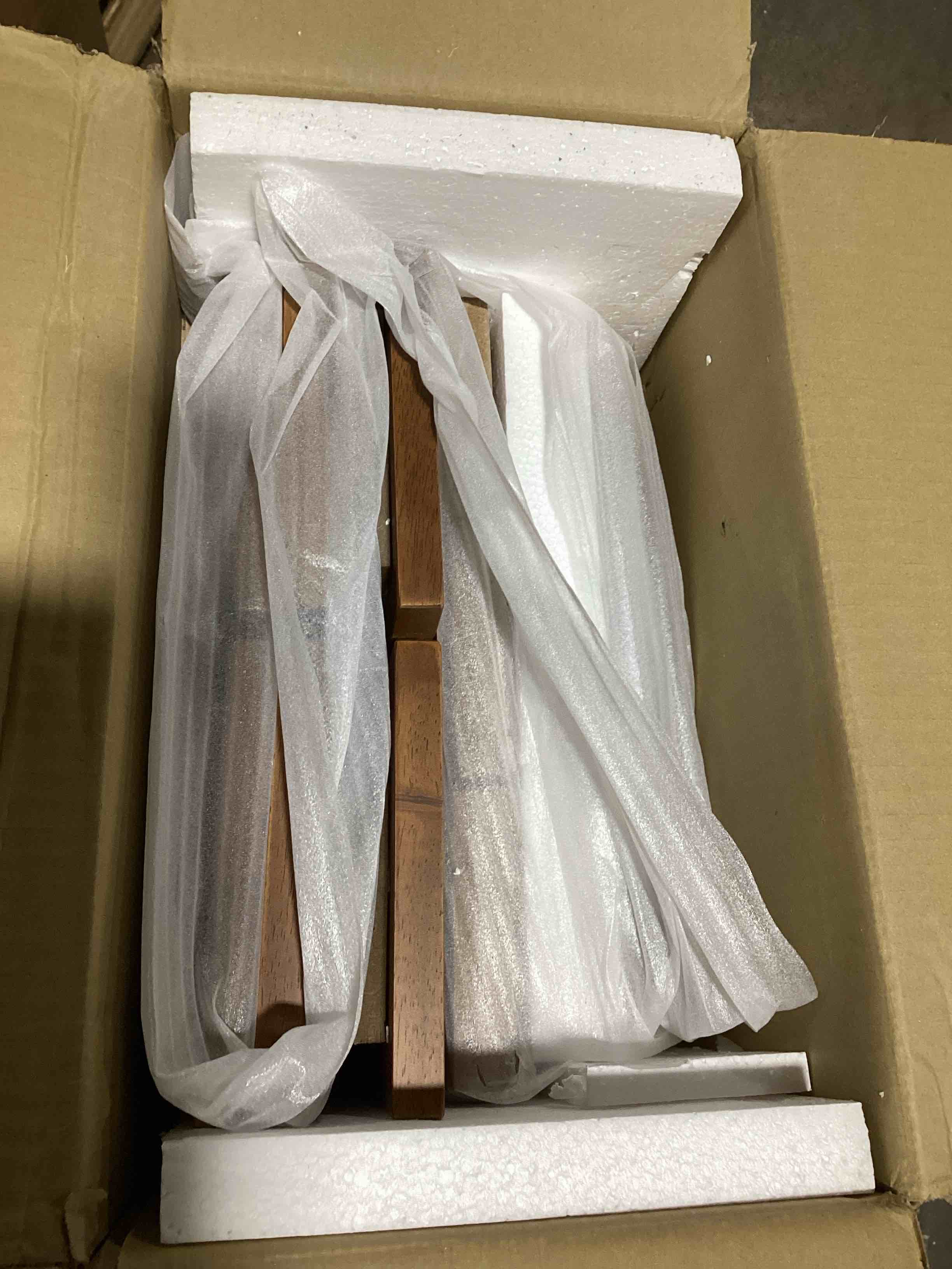 https://s3.amazonaws.com/lotting-images-prod/bidfta/GRN5314795_1712166742472.jpeg