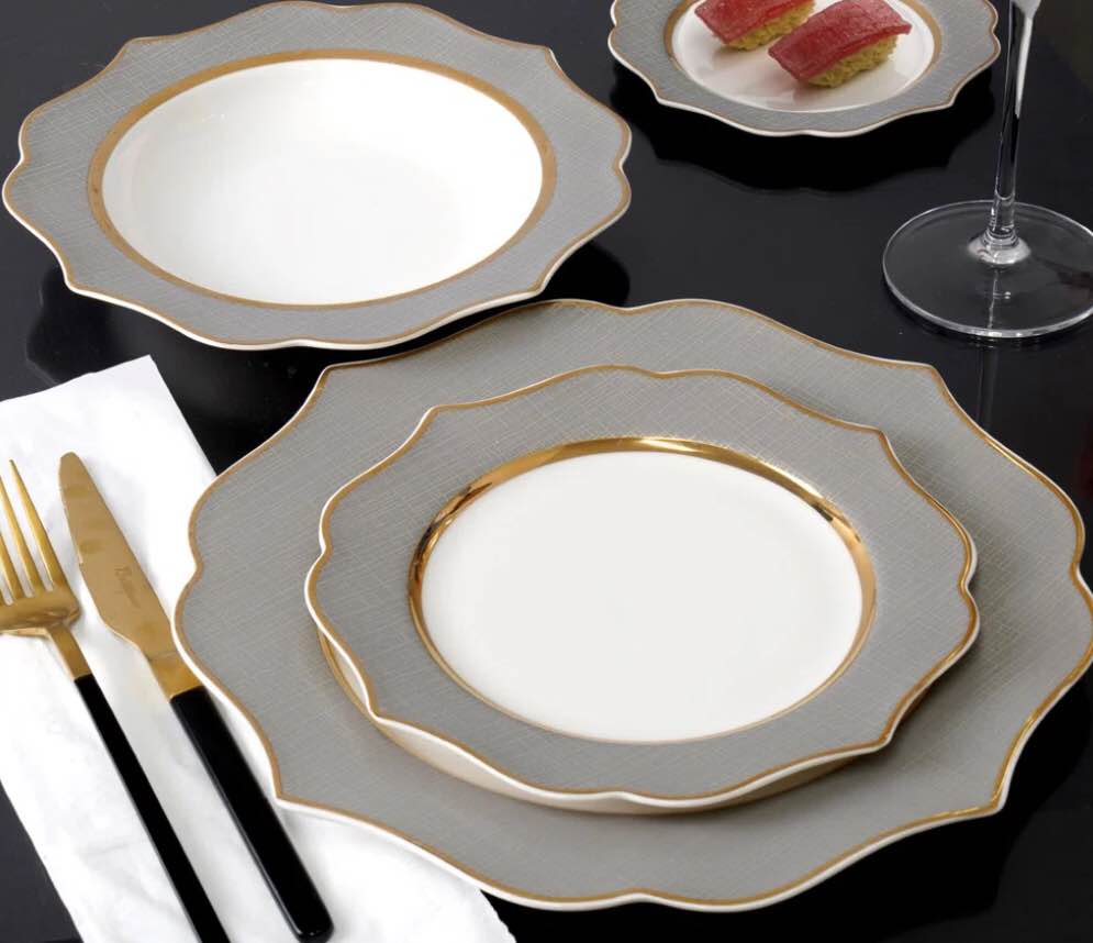 Nova Bone China 18 PC Dinnerware Set, Service for 6