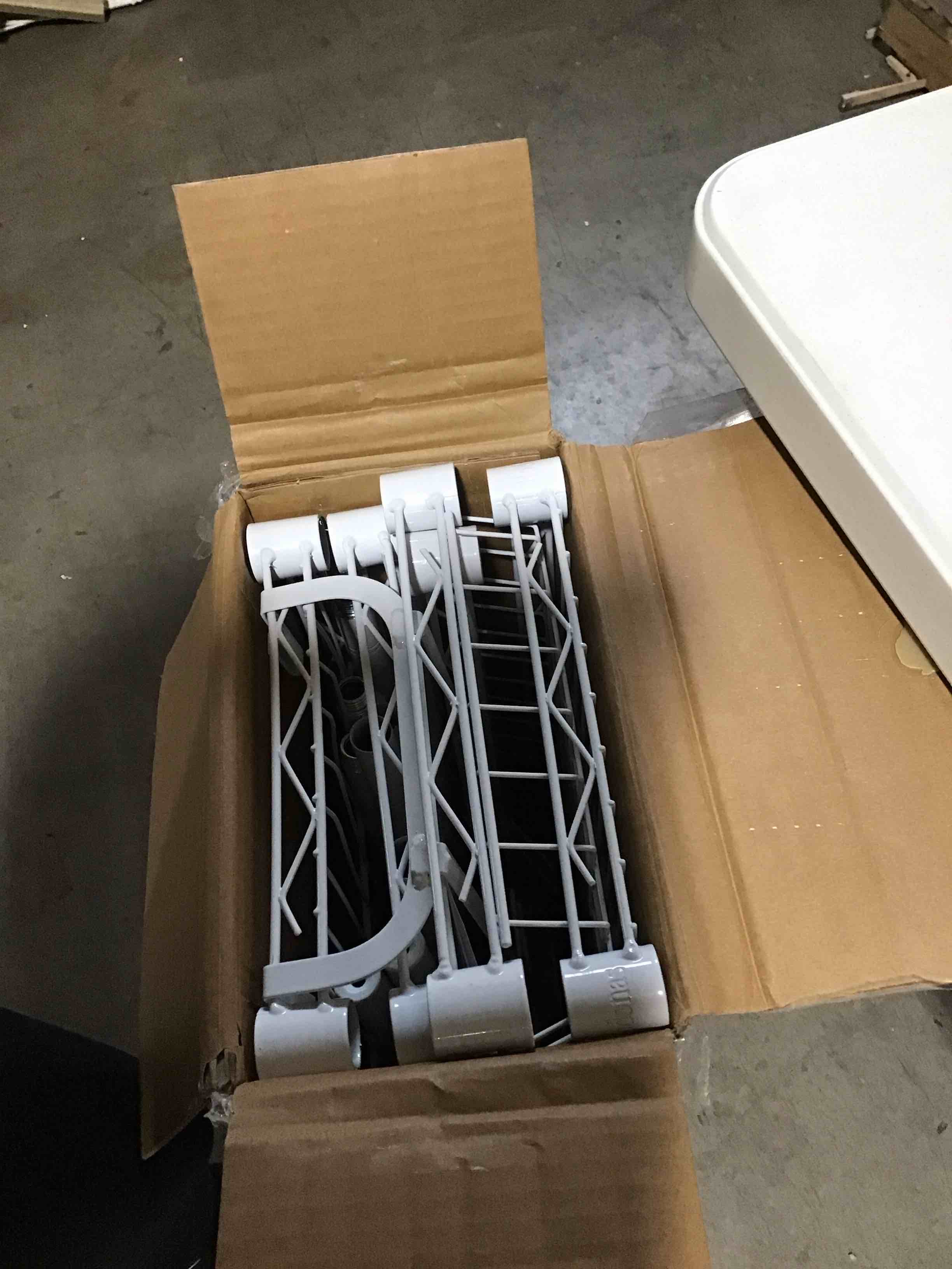 https://s3.amazonaws.com/lotting-images-prod/bidfta/GRN5323560_1710419858481.jpeg