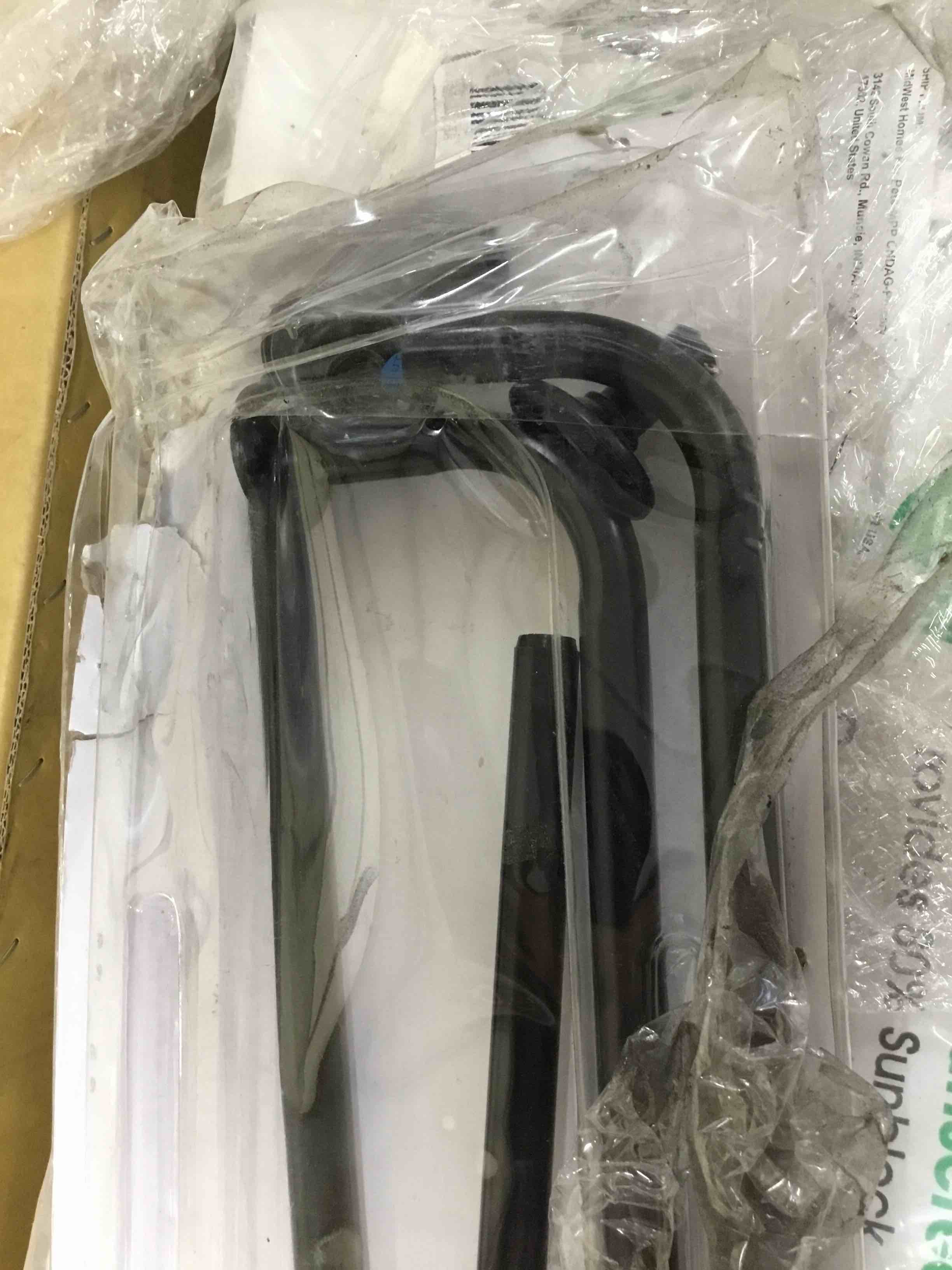 https://s3.amazonaws.com/lotting-images-prod/bidfta/GRN5331627_1694097370034.jpeg