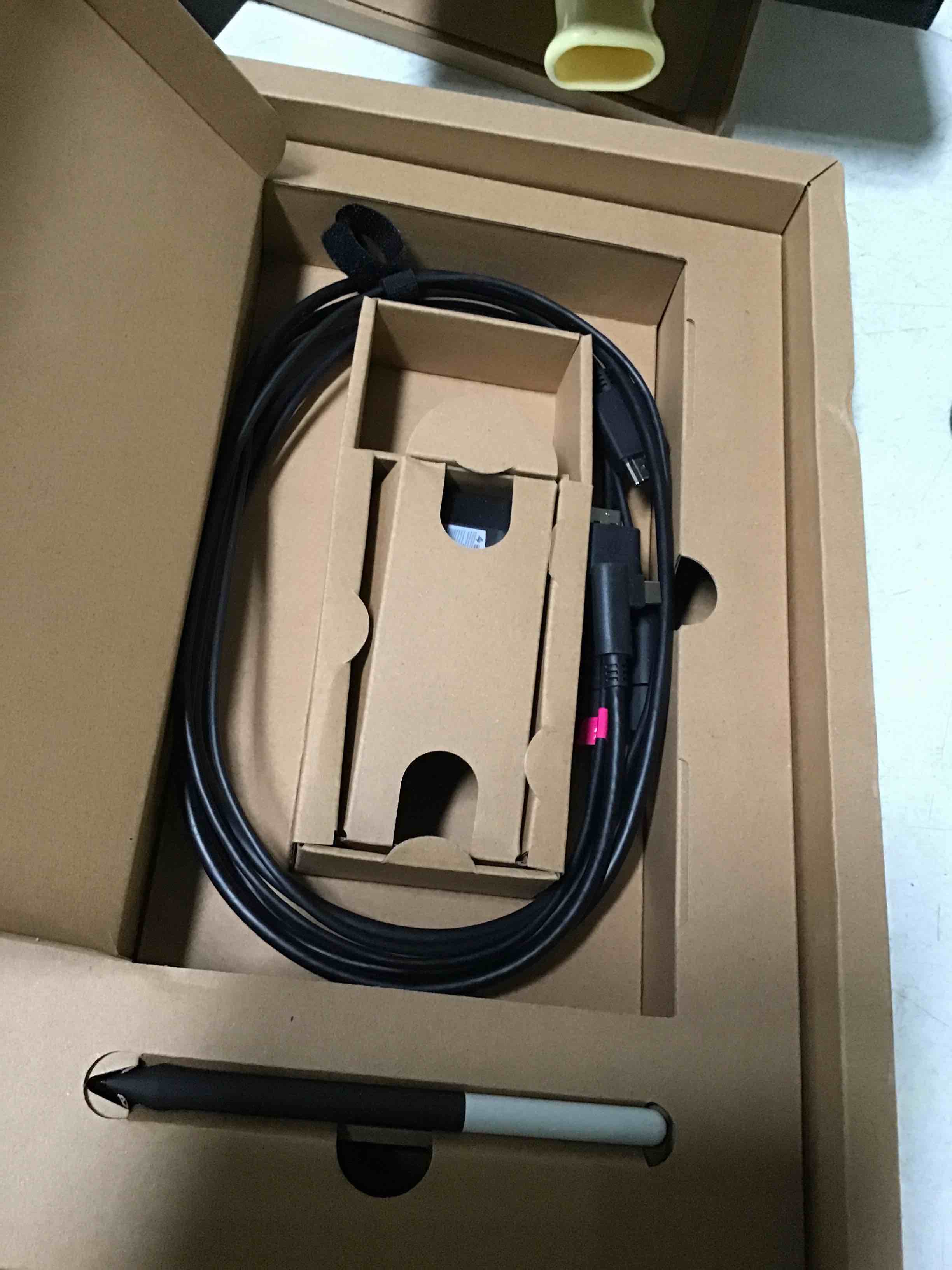 https://s3.amazonaws.com/lotting-images-prod/bidfta/GRN5347687_1694538305795.jpeg