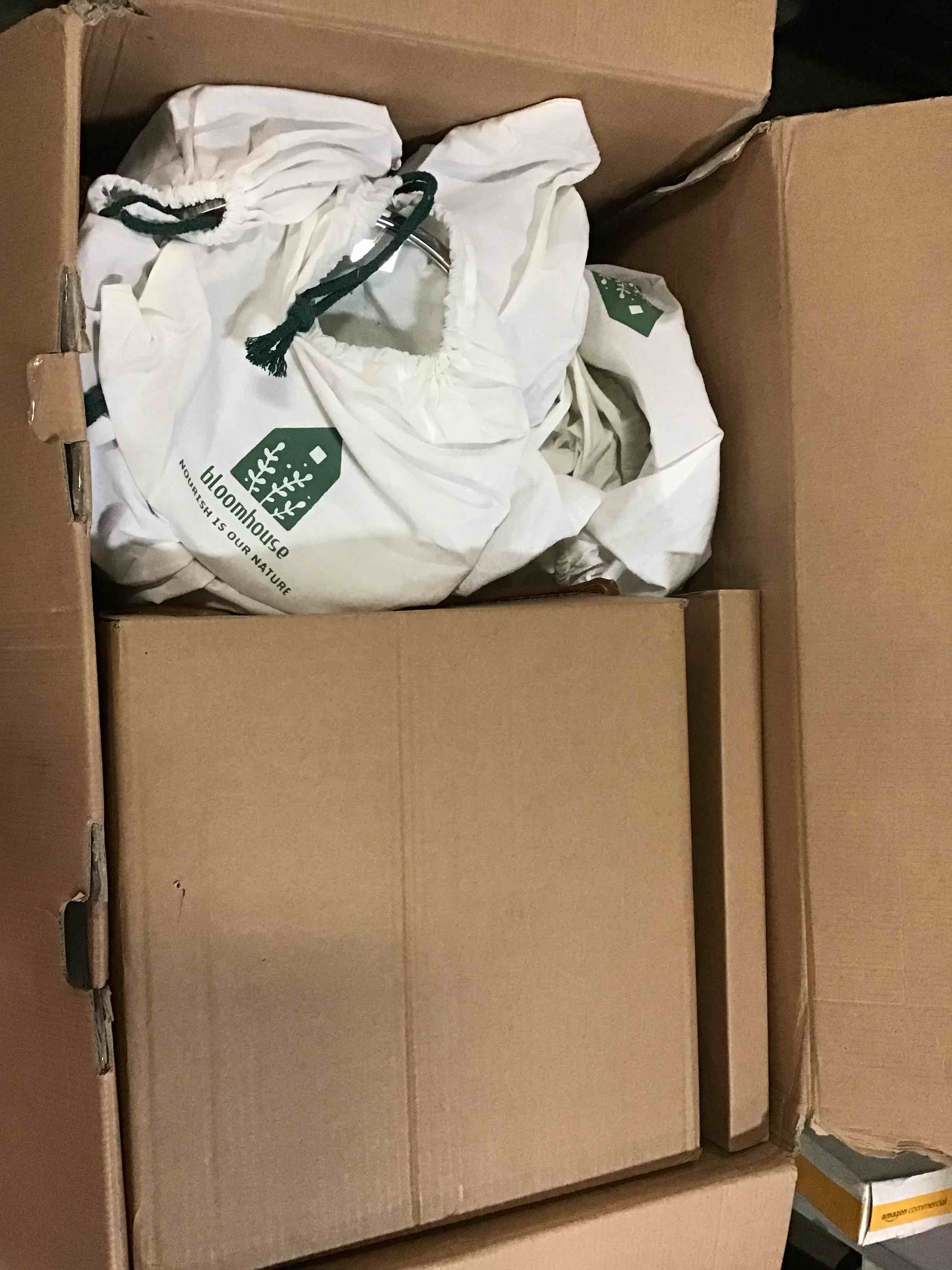 https://s3.amazonaws.com/lotting-images-prod/bidfta/GRN5348564_1692886868004.jpeg