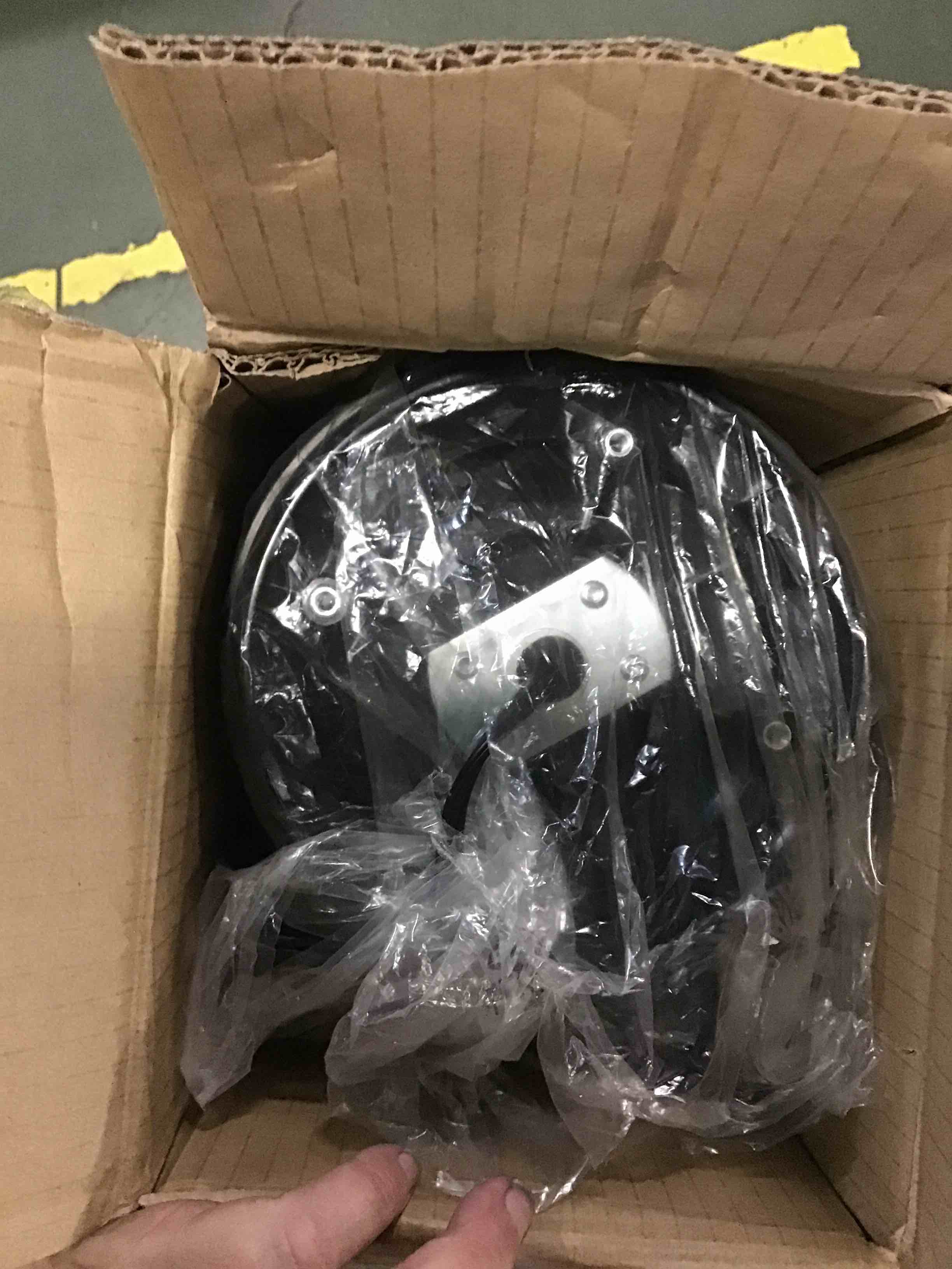 https://s3.amazonaws.com/lotting-images-prod/bidfta/GRN5349167_1693485285544.jpeg