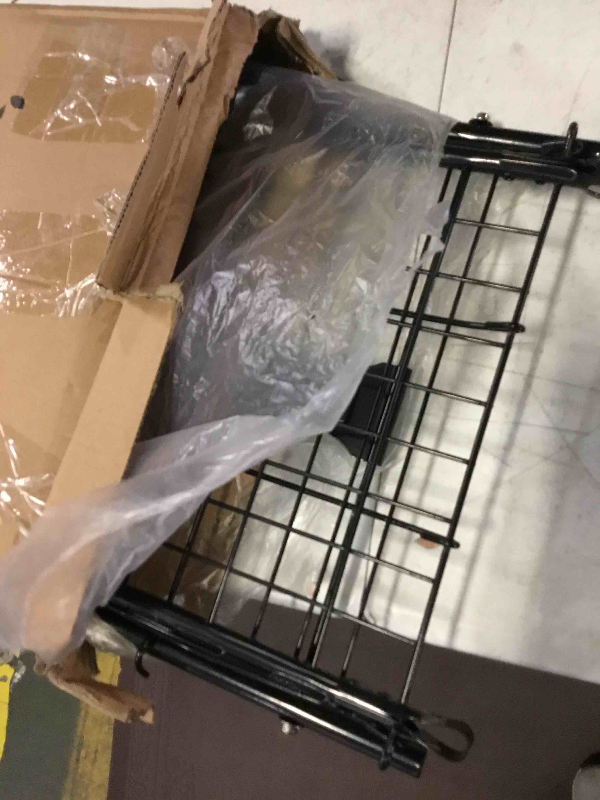 https://s3.amazonaws.com/lotting-images-prod/bidfta/GRN5351611_1692985025397.jpeg