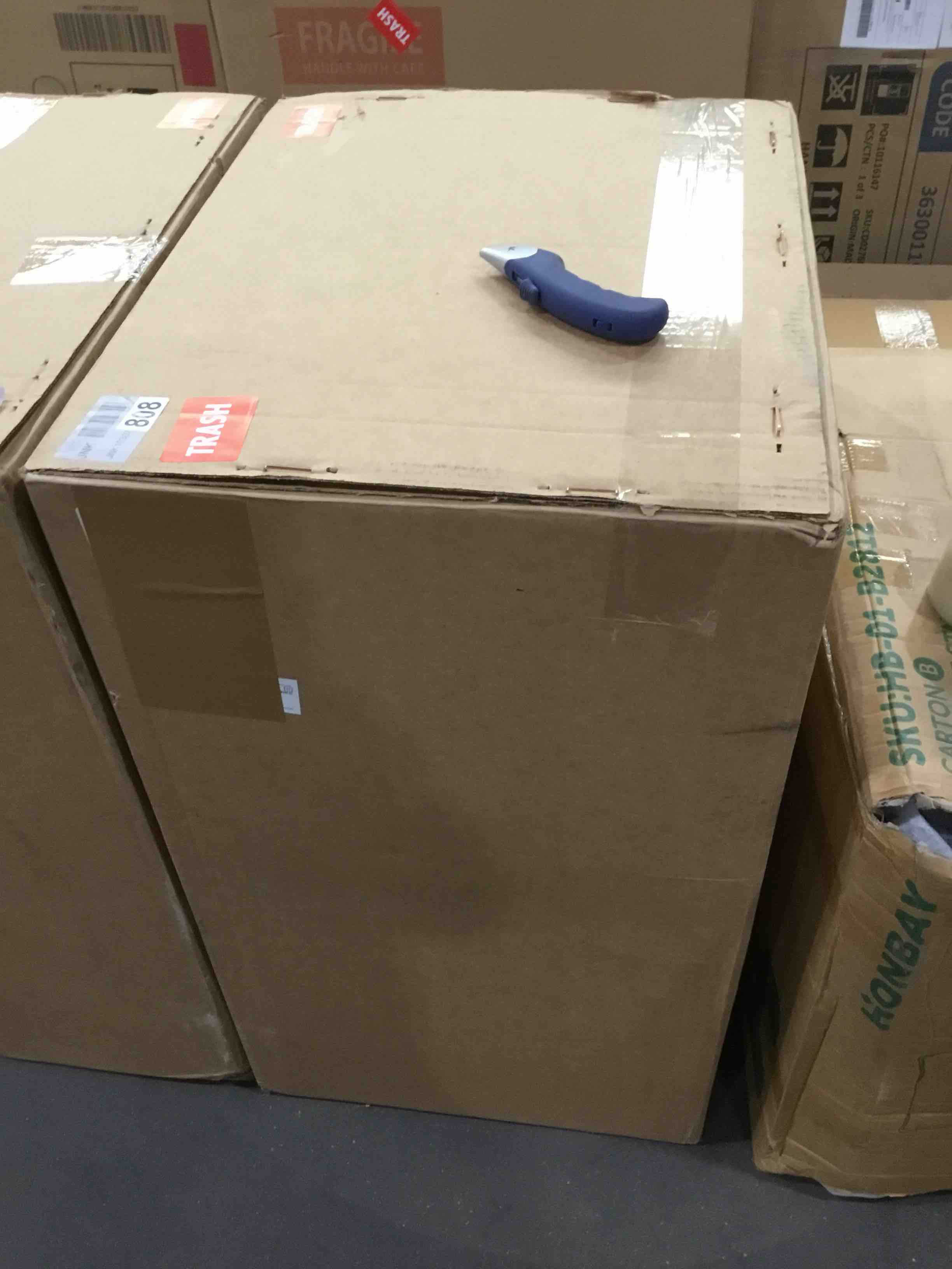 https://s3.amazonaws.com/lotting-images-prod/bidfta/GRN5368737_1713212830927.jpeg