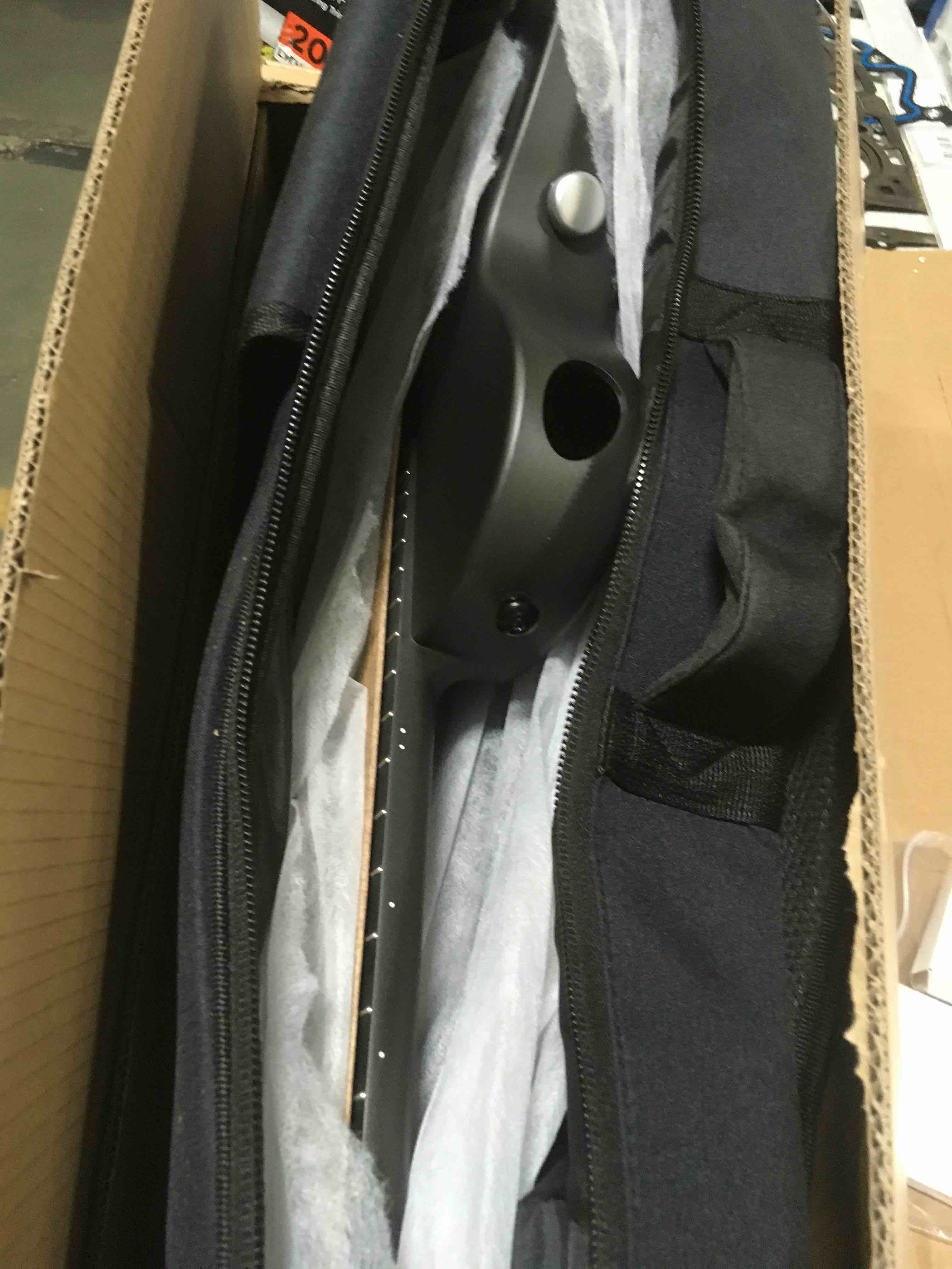 https://s3.amazonaws.com/lotting-images-prod/bidfta/GRN5376486_1693916338672.jpeg