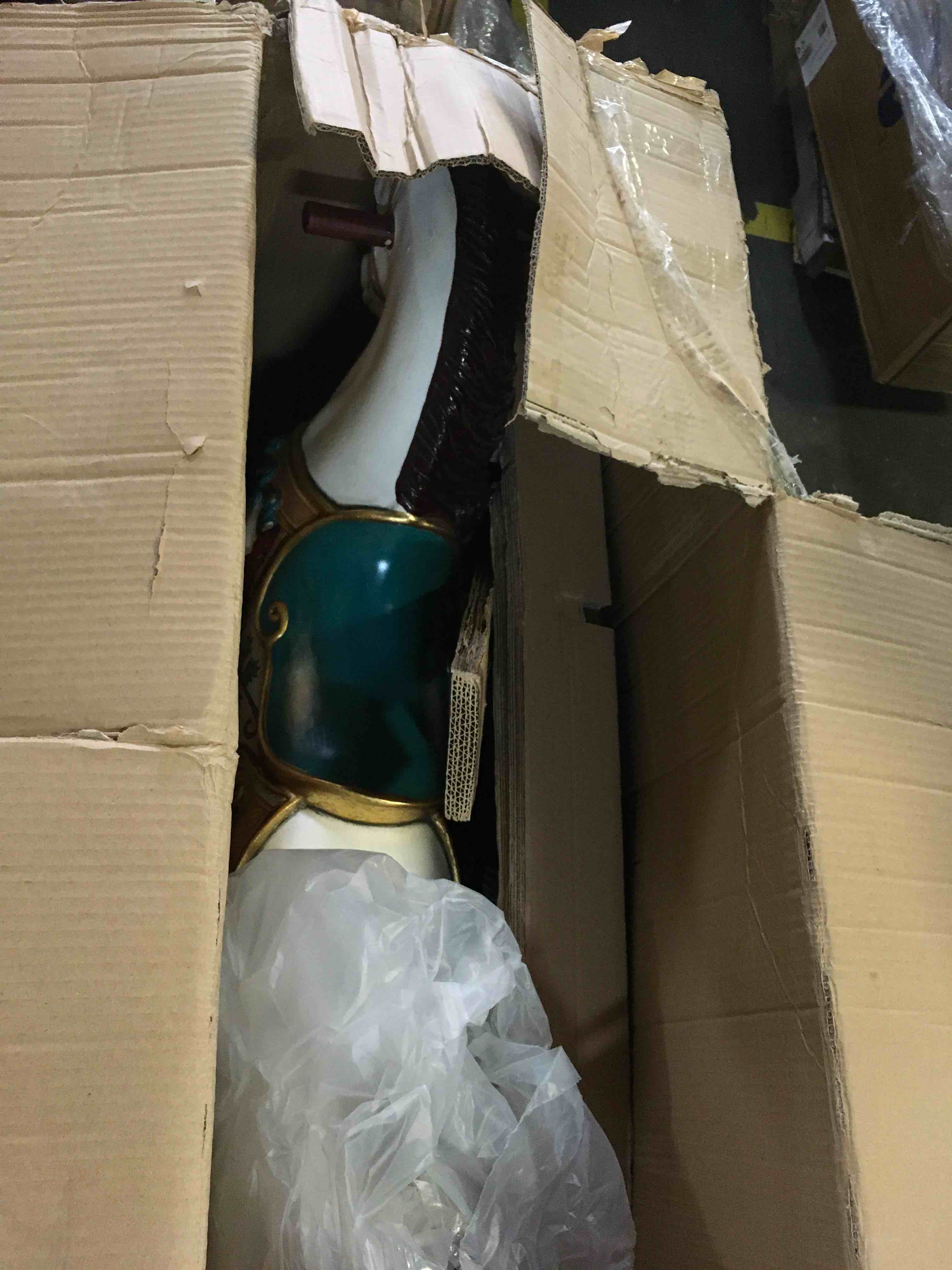 https://s3.amazonaws.com/lotting-images-prod/bidfta/GRN5377983_1694010190186.jpeg