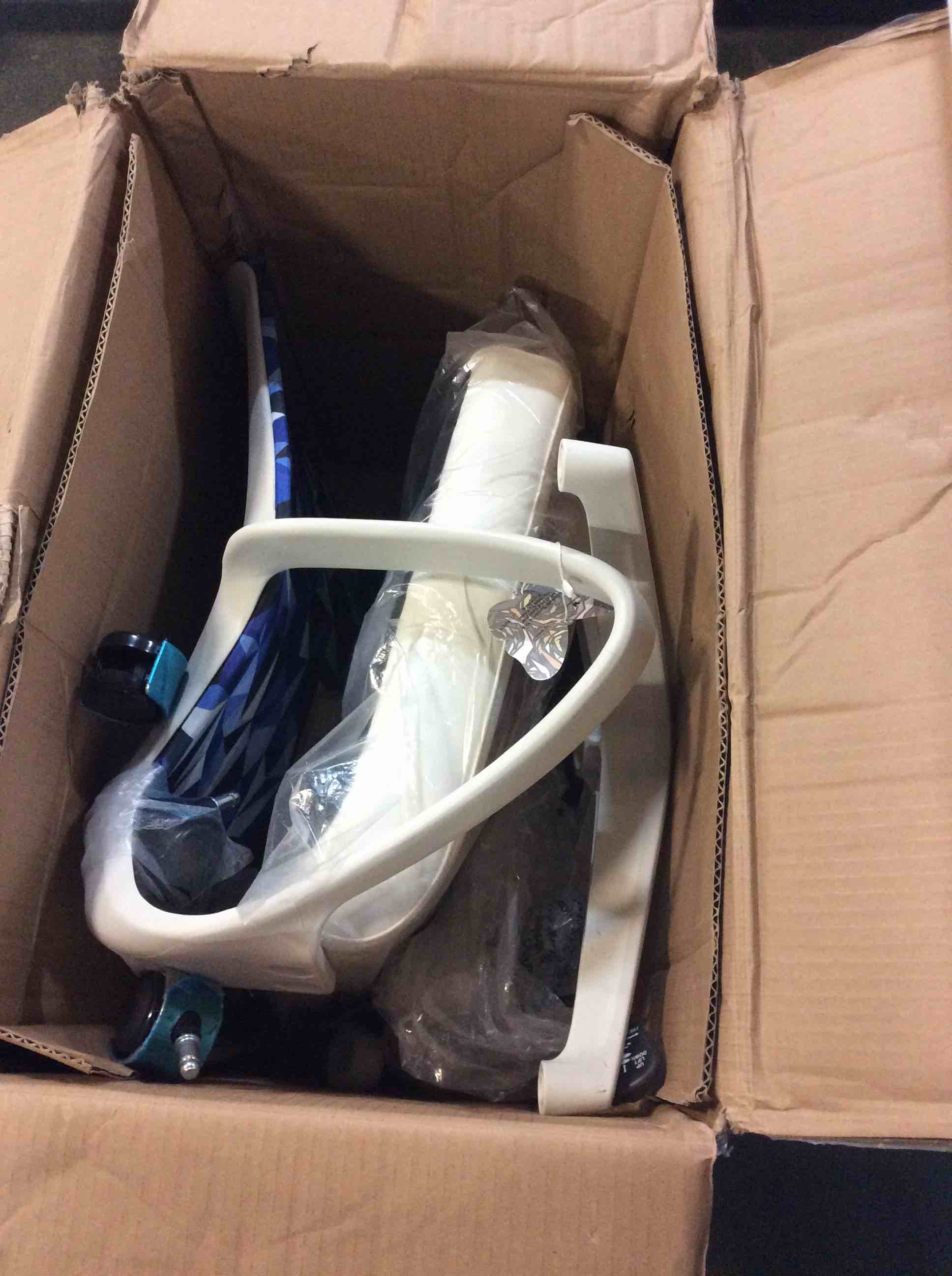 https://s3.amazonaws.com/lotting-images-prod/bidfta/GRN5381715_1694705468340.jpeg