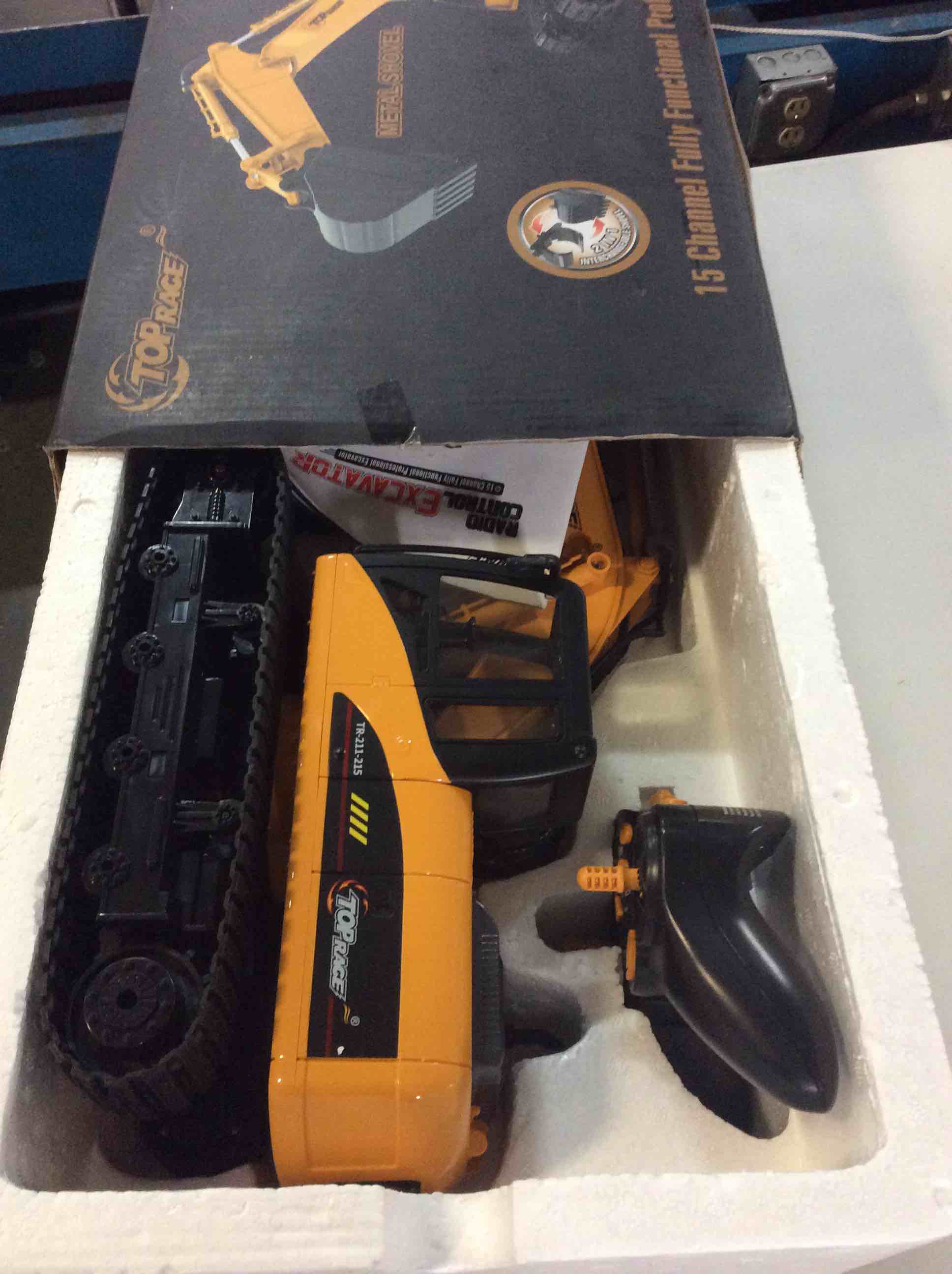 https://s3.amazonaws.com/lotting-images-prod/bidfta/GRN5381738_1694712343230.jpeg