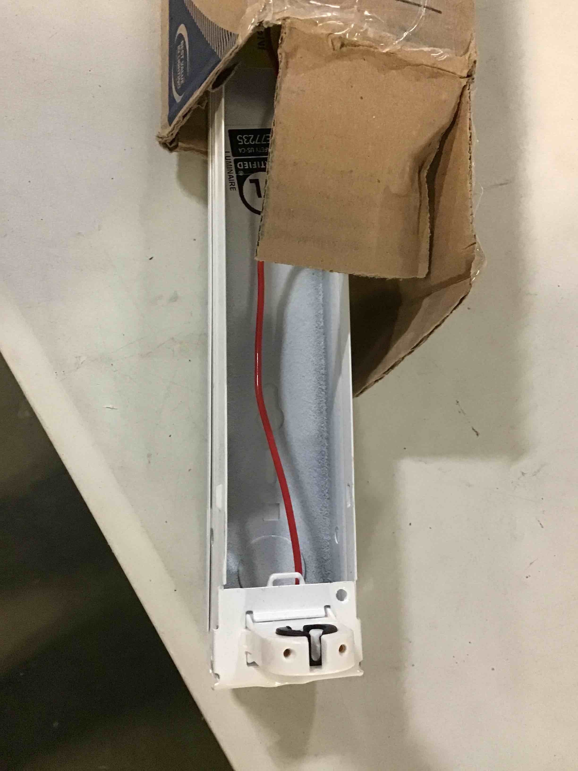 https://s3.amazonaws.com/lotting-images-prod/bidfta/GRN5382031_1695211015266.jpeg