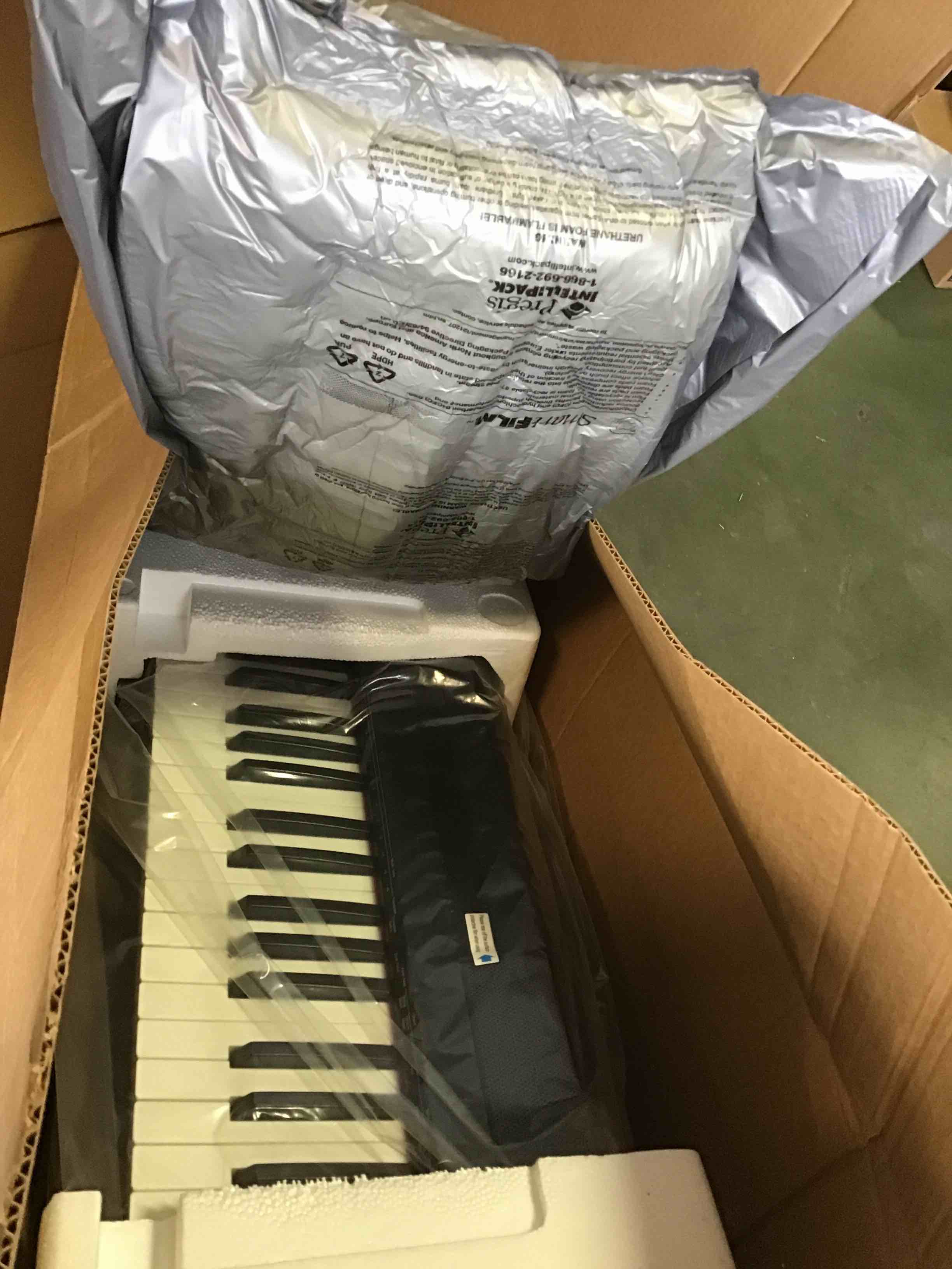 https://s3.amazonaws.com/lotting-images-prod/bidfta/GRN5387248_1689259899015.jpeg