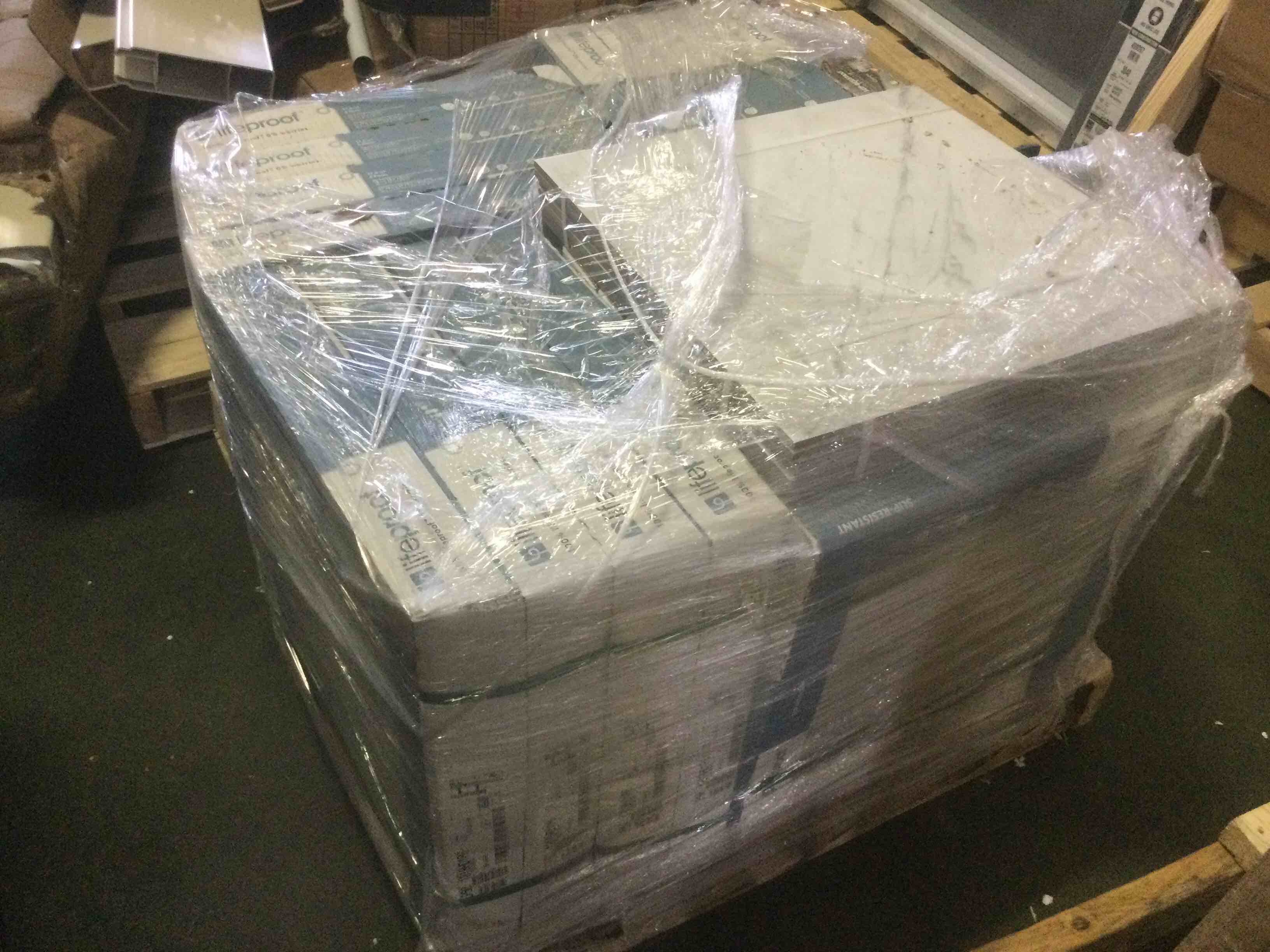 https://s3.amazonaws.com/lotting-images-prod/bidfta/GRN5388907_1690386045460.jpeg