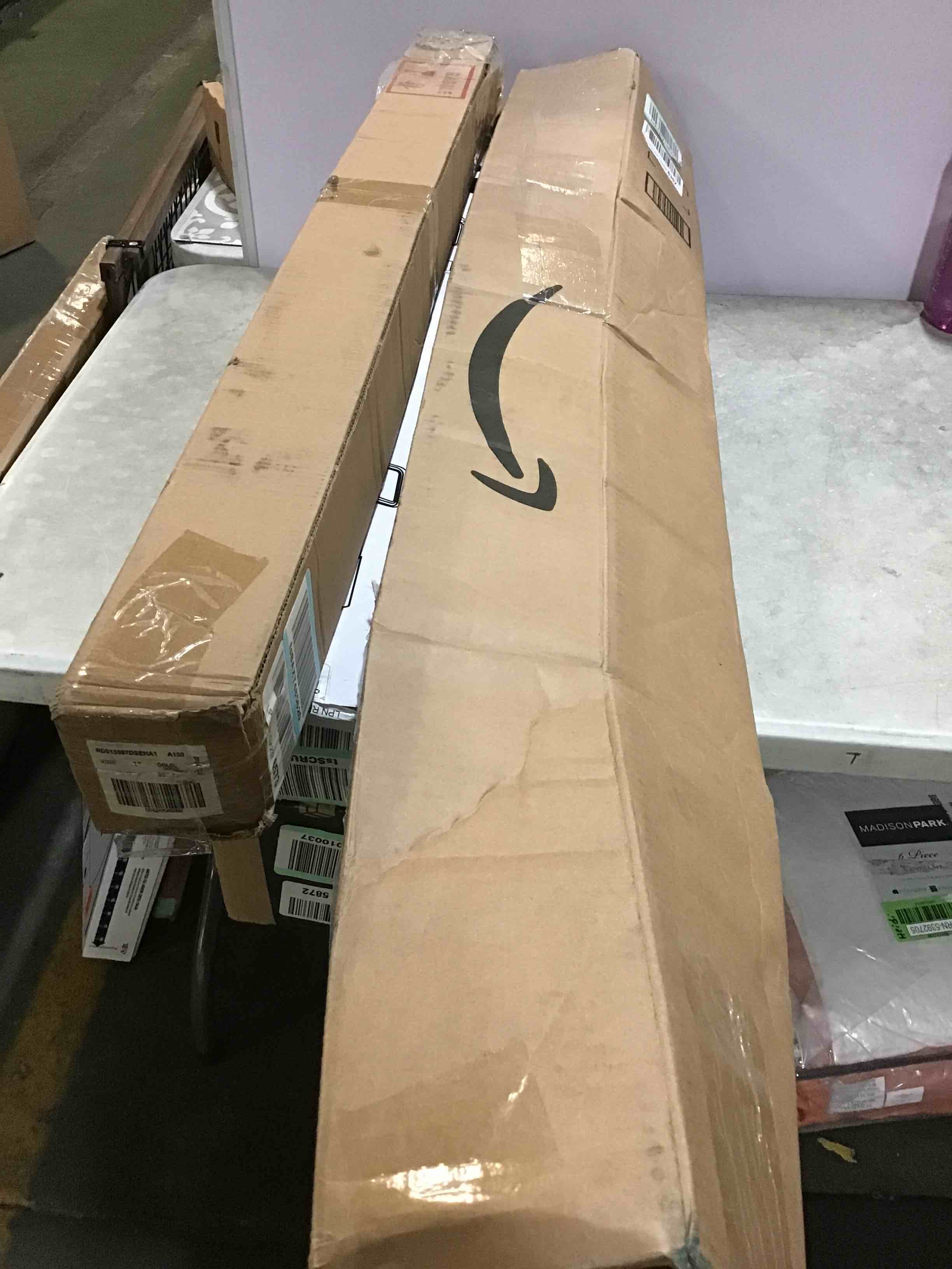 https://s3.amazonaws.com/lotting-images-prod/bidfta/GRN5392716_1692883614236.jpeg