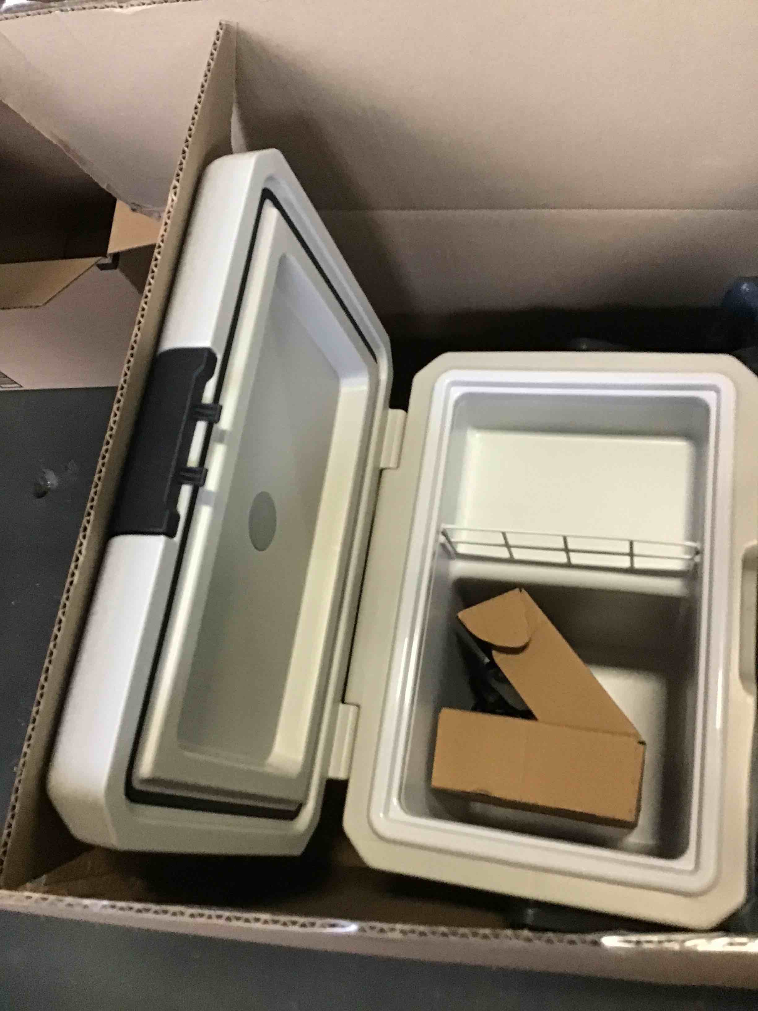 https://s3.amazonaws.com/lotting-images-prod/bidfta/GRN5399596_1692102907089.jpeg
