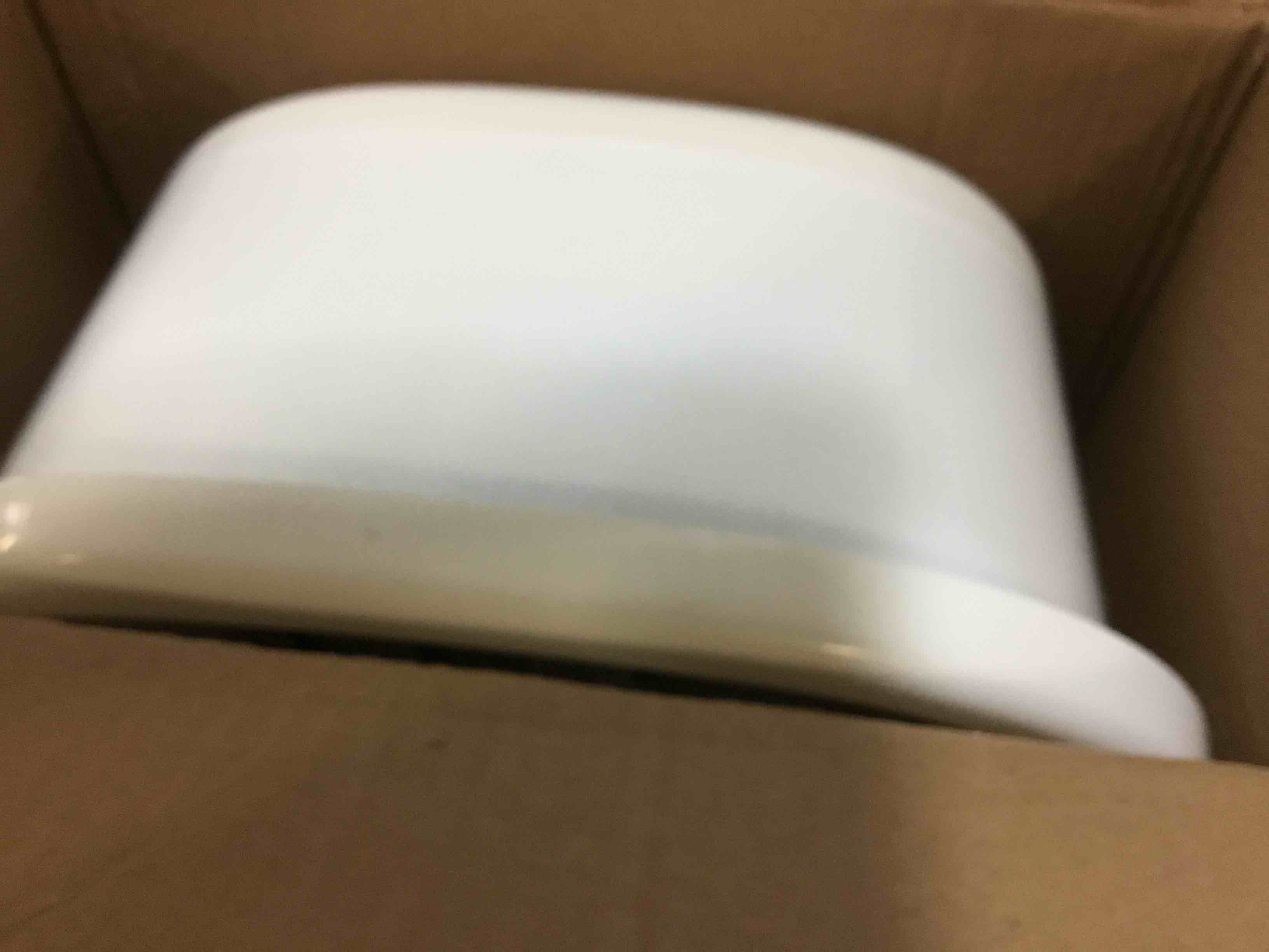 https://s3.amazonaws.com/lotting-images-prod/bidfta/GRN5401013_1693485391765.jpeg
