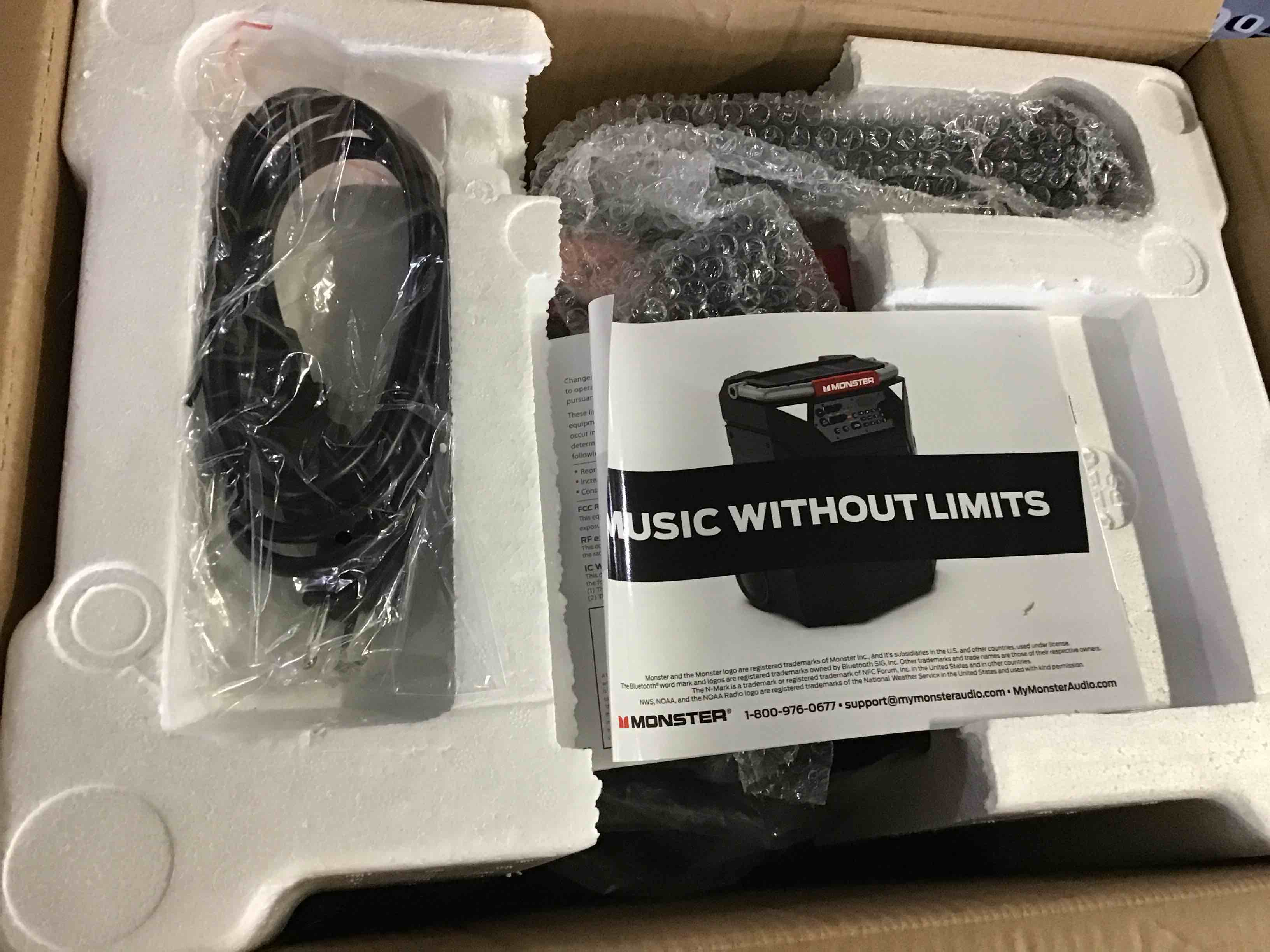 https://s3.amazonaws.com/lotting-images-prod/bidfta/GRN5403048_1692983187263.jpeg