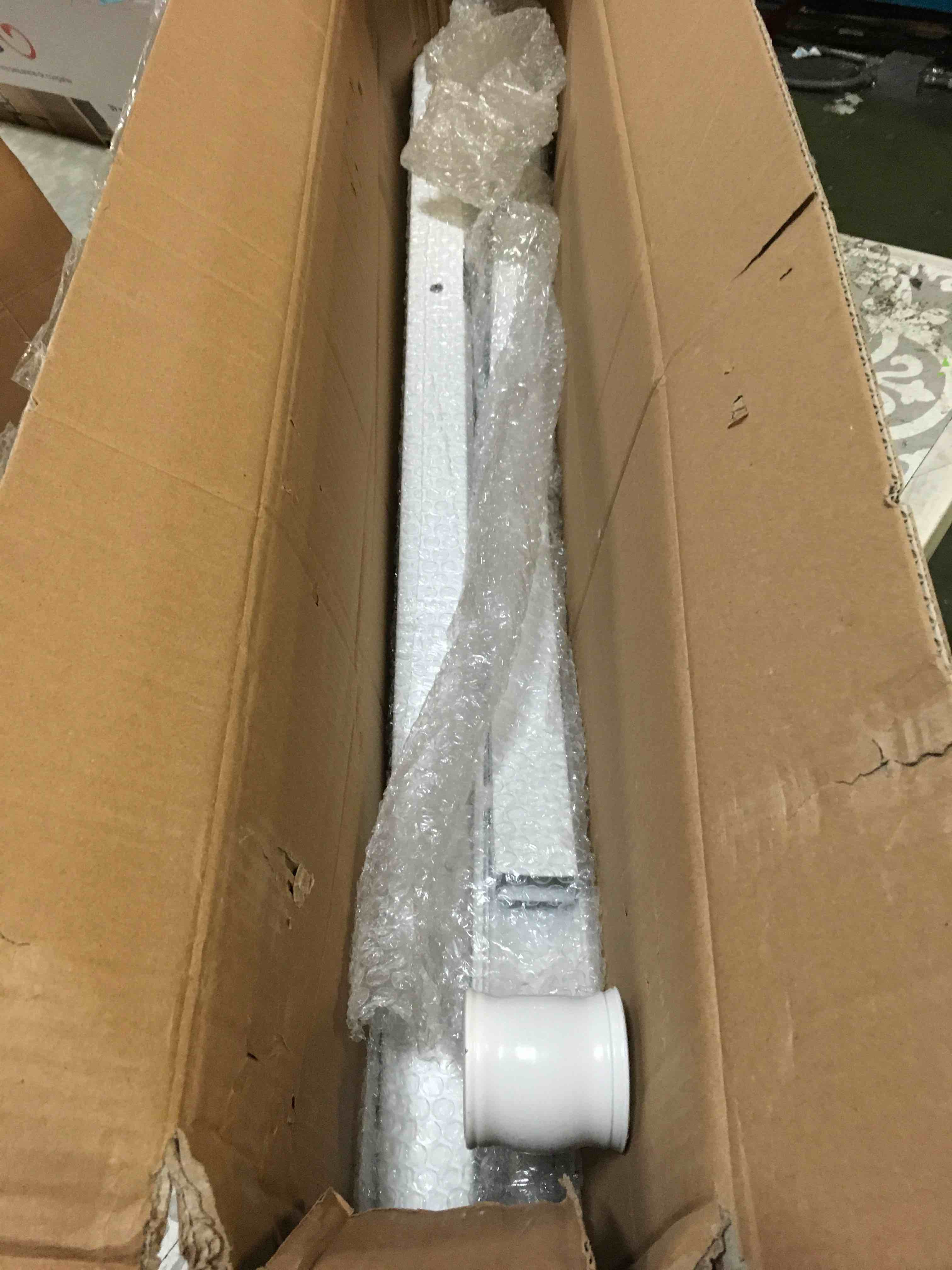 https://s3.amazonaws.com/lotting-images-prod/bidfta/GRN5403899_1691670950512.jpeg