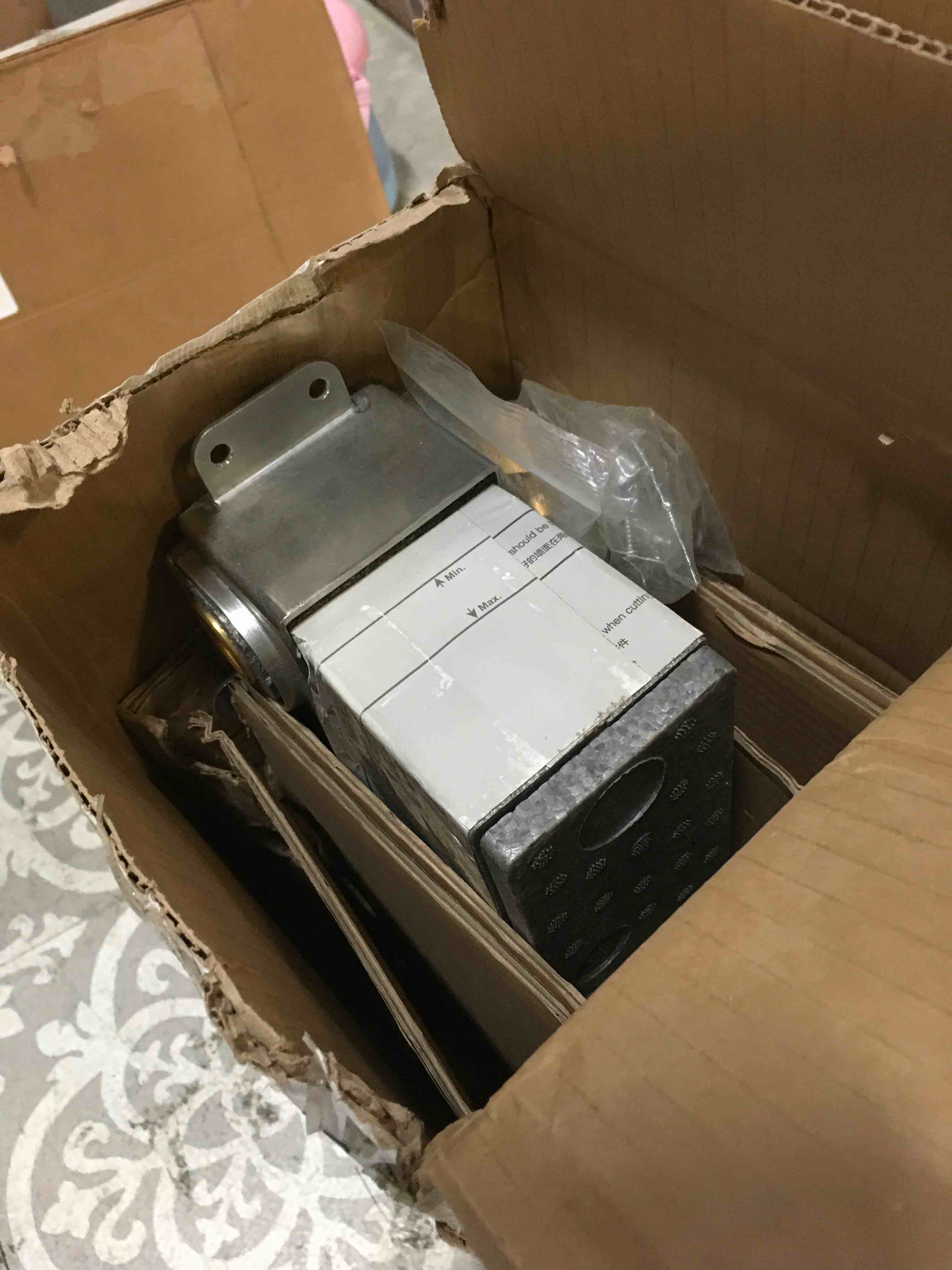 https://s3.amazonaws.com/lotting-images-prod/bidfta/GRN5404009_1691692743497.jpeg
