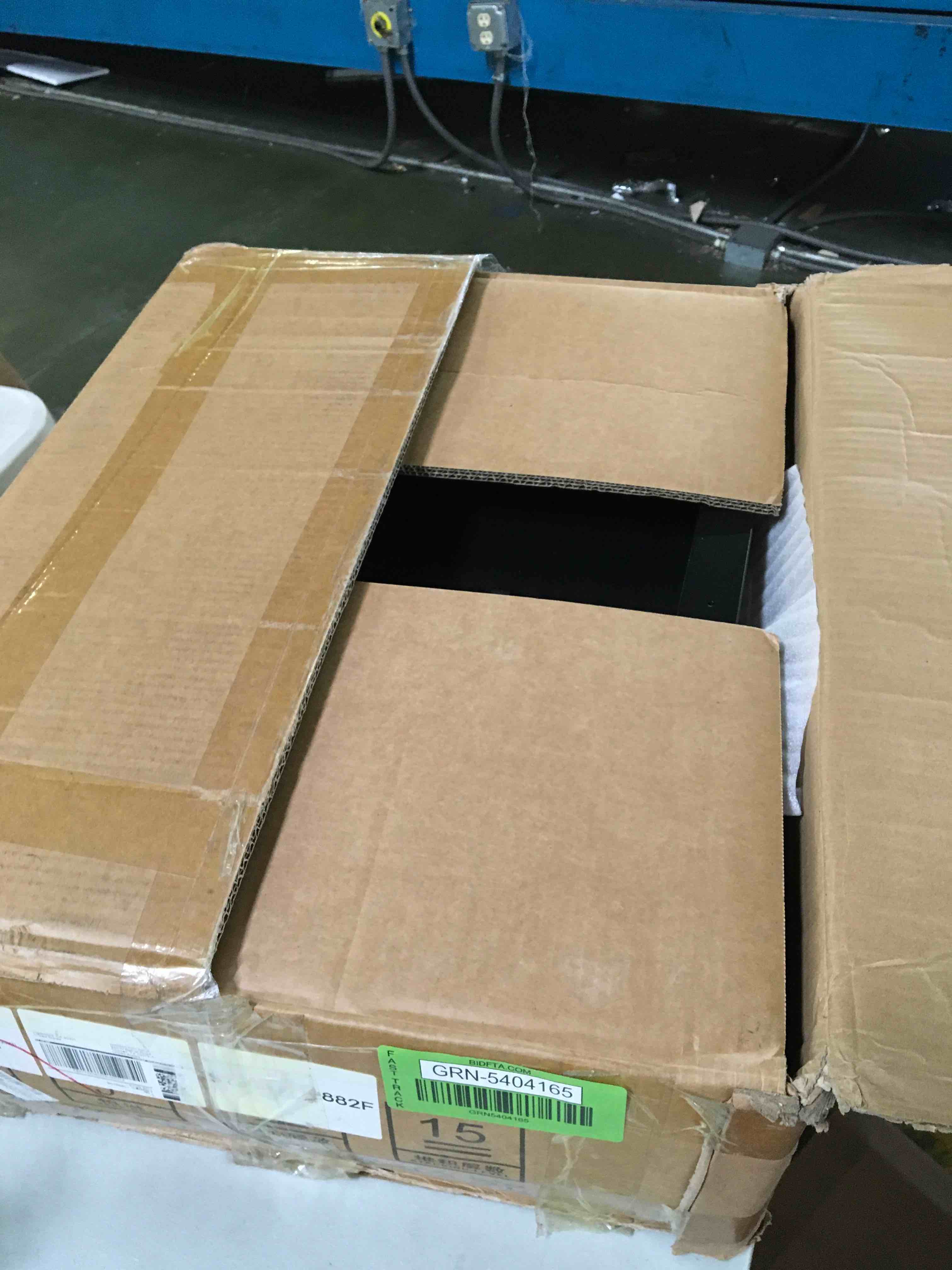 https://s3.amazonaws.com/lotting-images-prod/bidfta/GRN5404165_1692630412755.jpeg