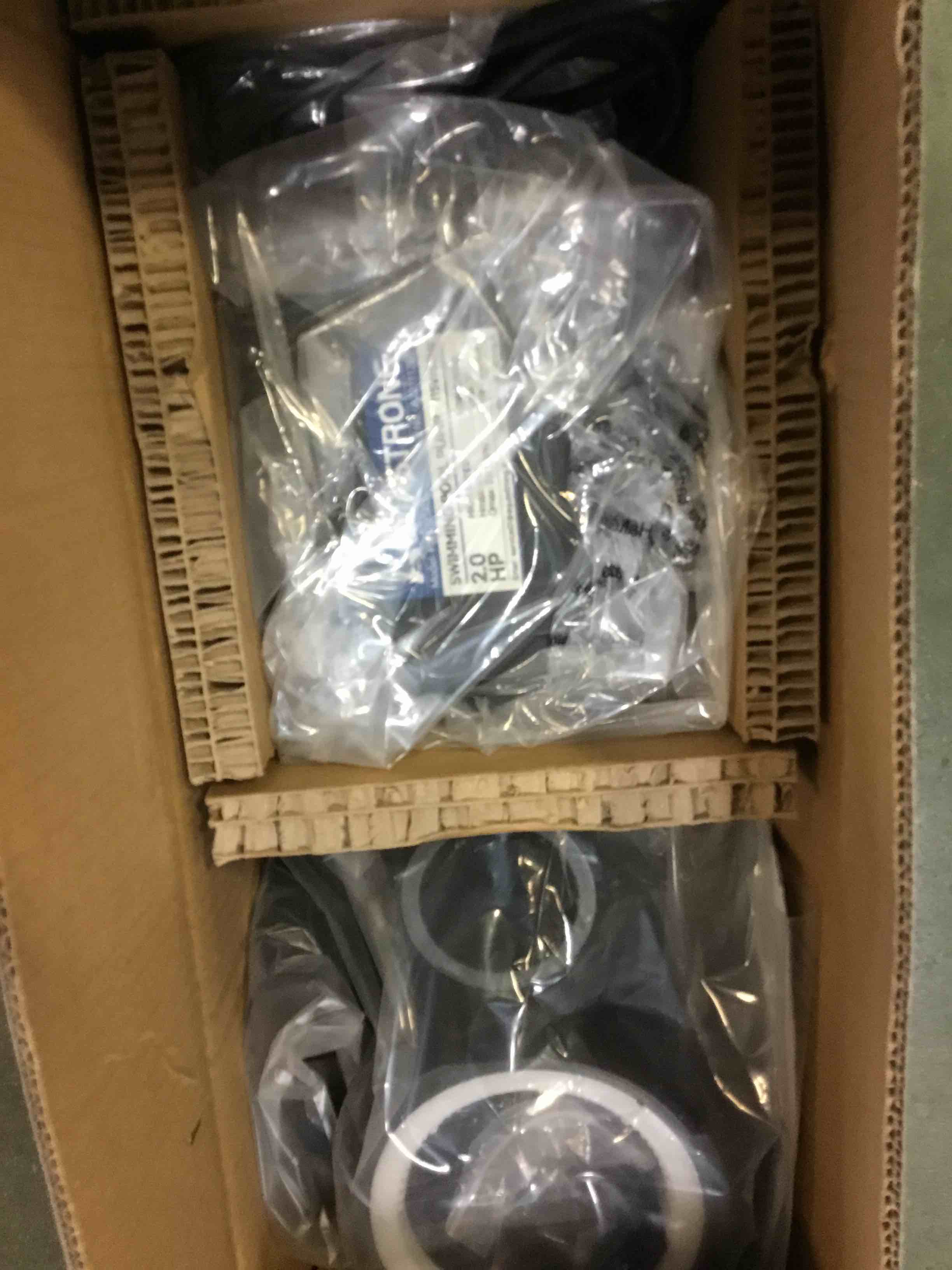https://s3.amazonaws.com/lotting-images-prod/bidfta/GRN5405912_1692274527038.jpeg