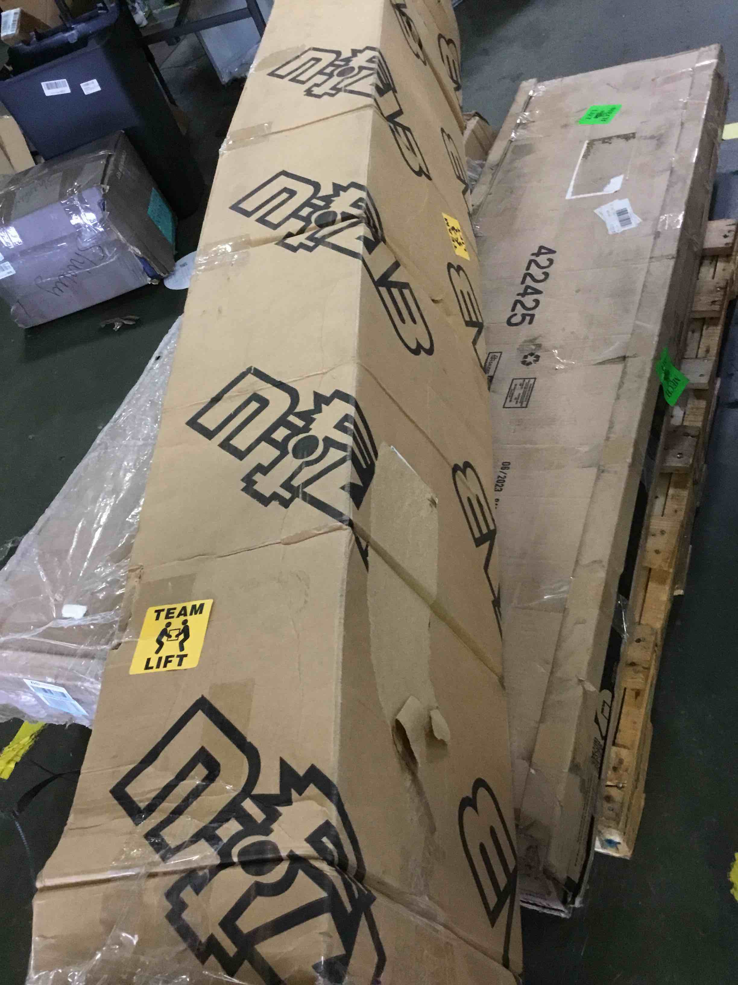 https://s3.amazonaws.com/lotting-images-prod/bidfta/GRN5407653_1692980982148.jpeg
