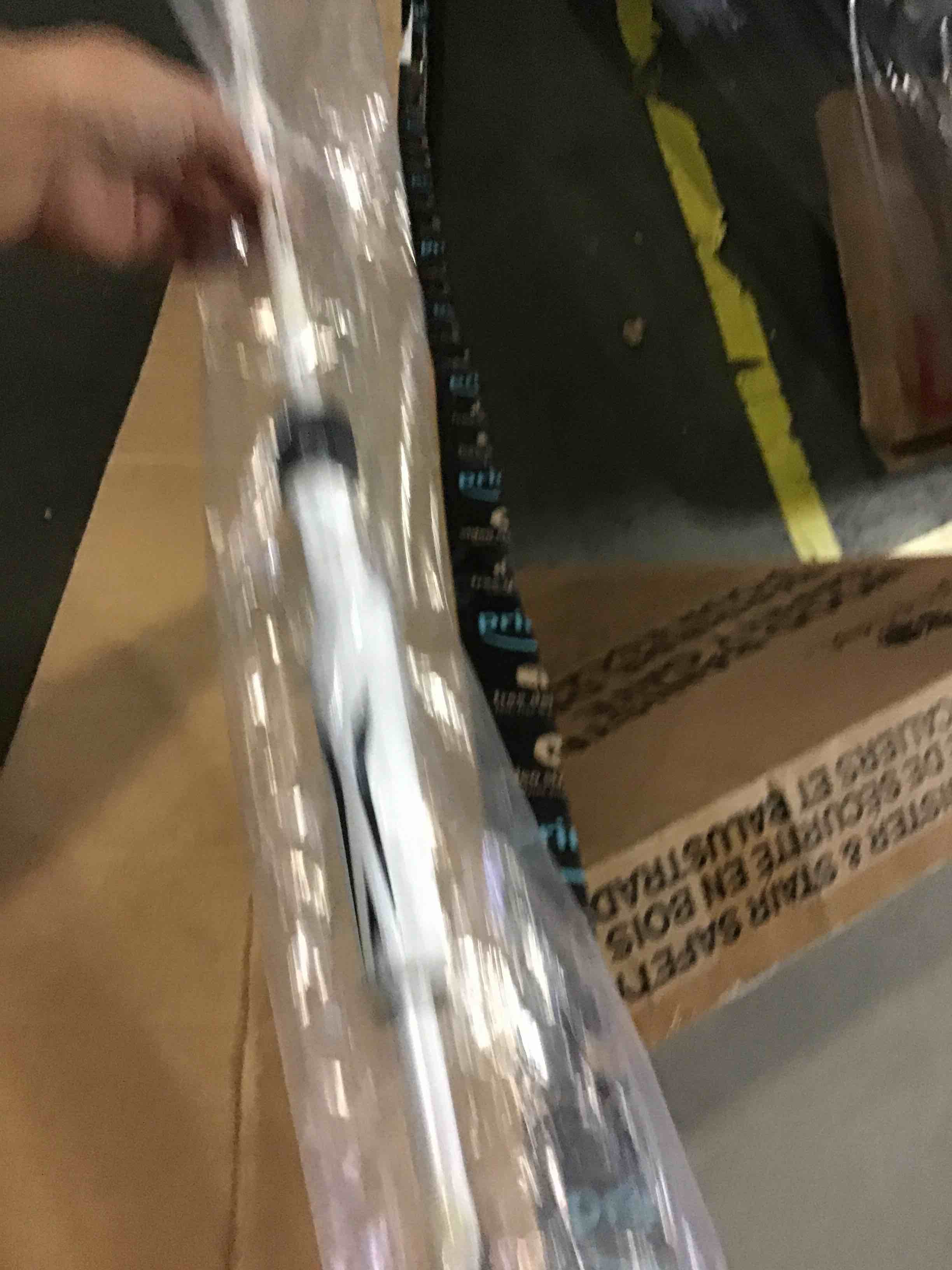 https://s3.amazonaws.com/lotting-images-prod/bidfta/GRN5415975_1693484115805.jpeg