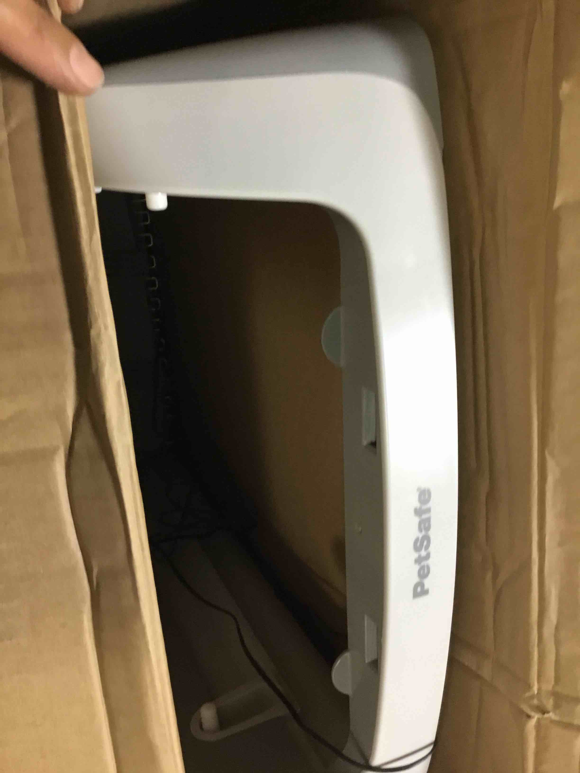 https://s3.amazonaws.com/lotting-images-prod/bidfta/GRN5416513_1694024056257.jpeg