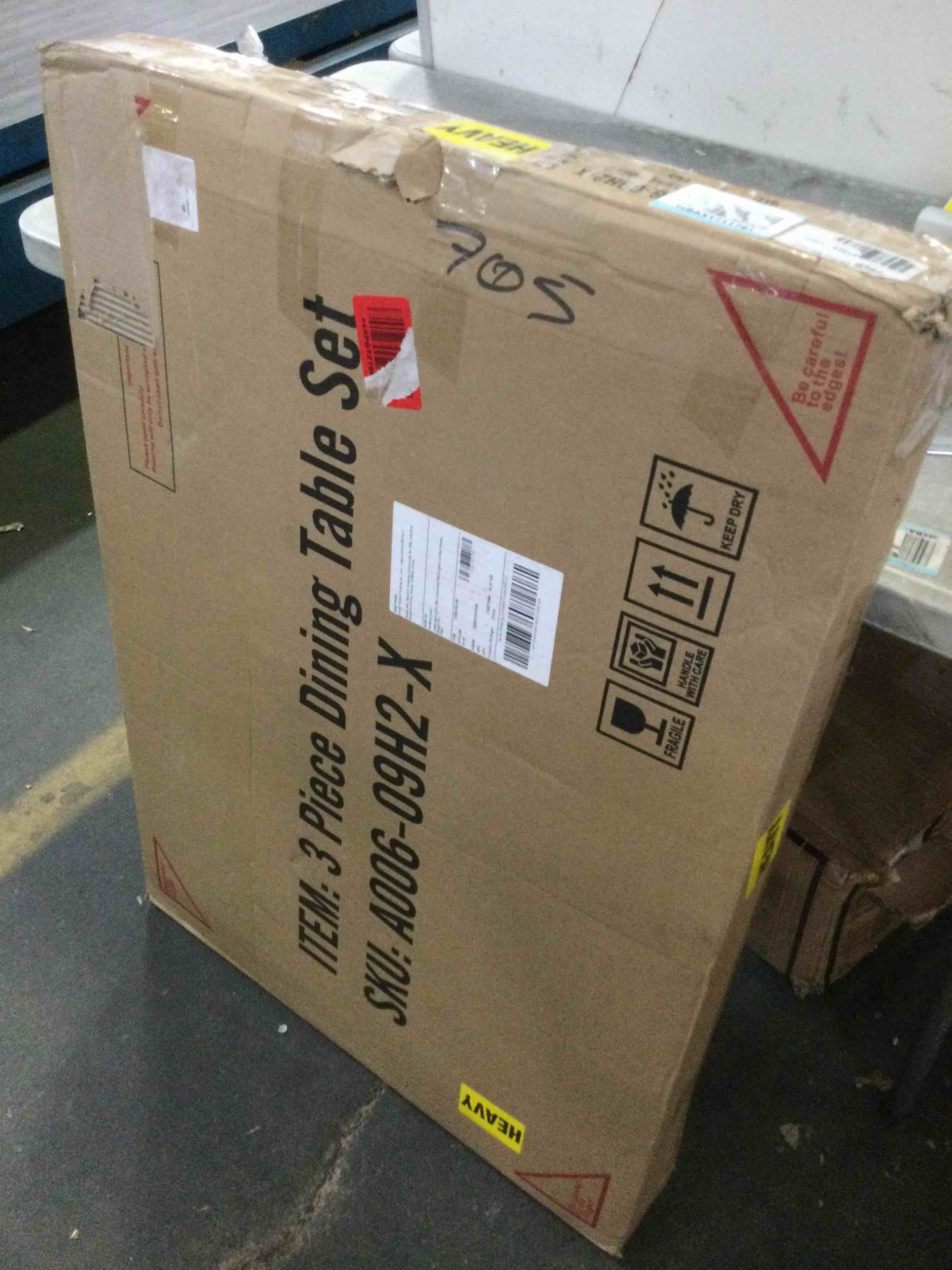 https://s3.amazonaws.com/lotting-images-prod/bidfta/GRN5417996_1694457171936.jpeg