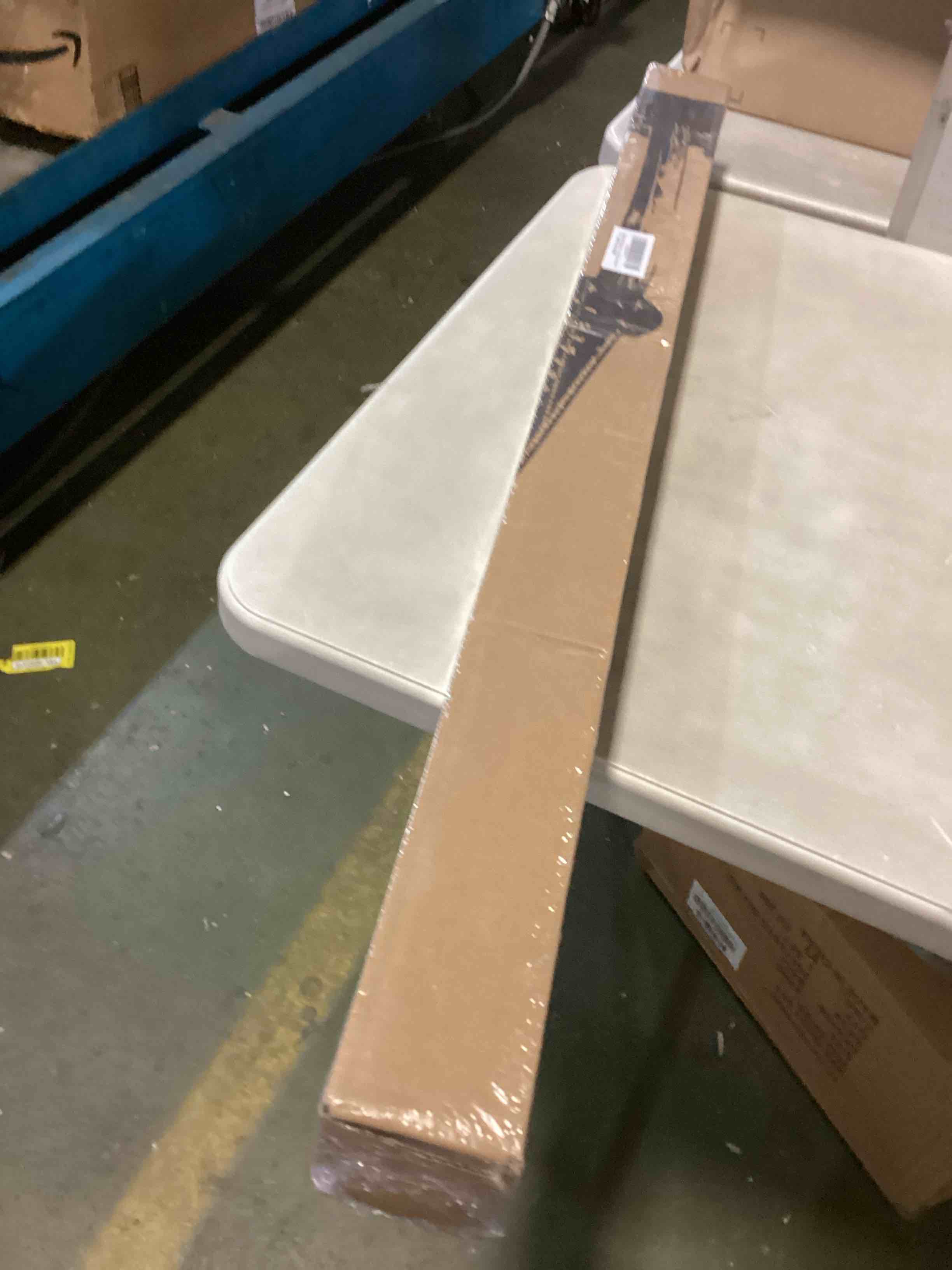 https://s3.amazonaws.com/lotting-images-prod/bidfta/GRN5444516_1701103818692.jpeg