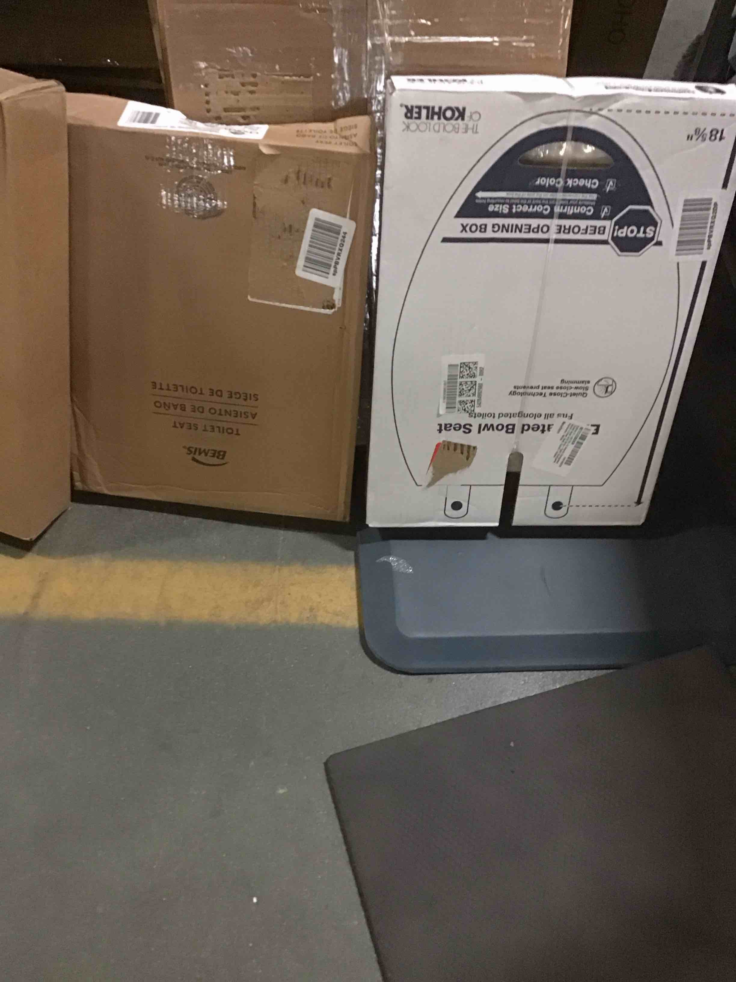 Assortment of Round Bowl Seats, fits all round toilets, different styles and different sizes, from different brands,