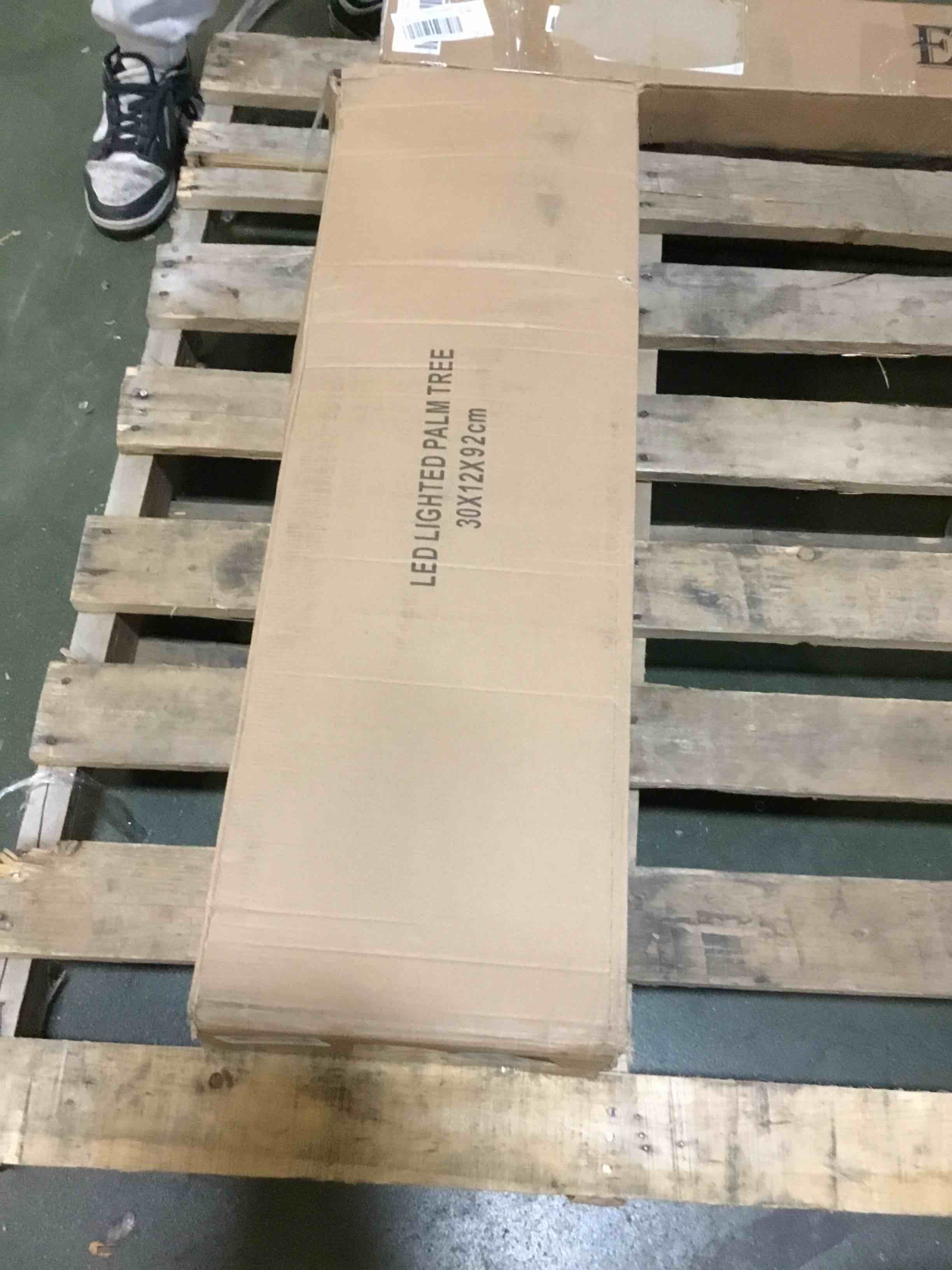https://s3.amazonaws.com/lotting-images-prod/bidfta/GRN5448315_1702307975330.jpeg