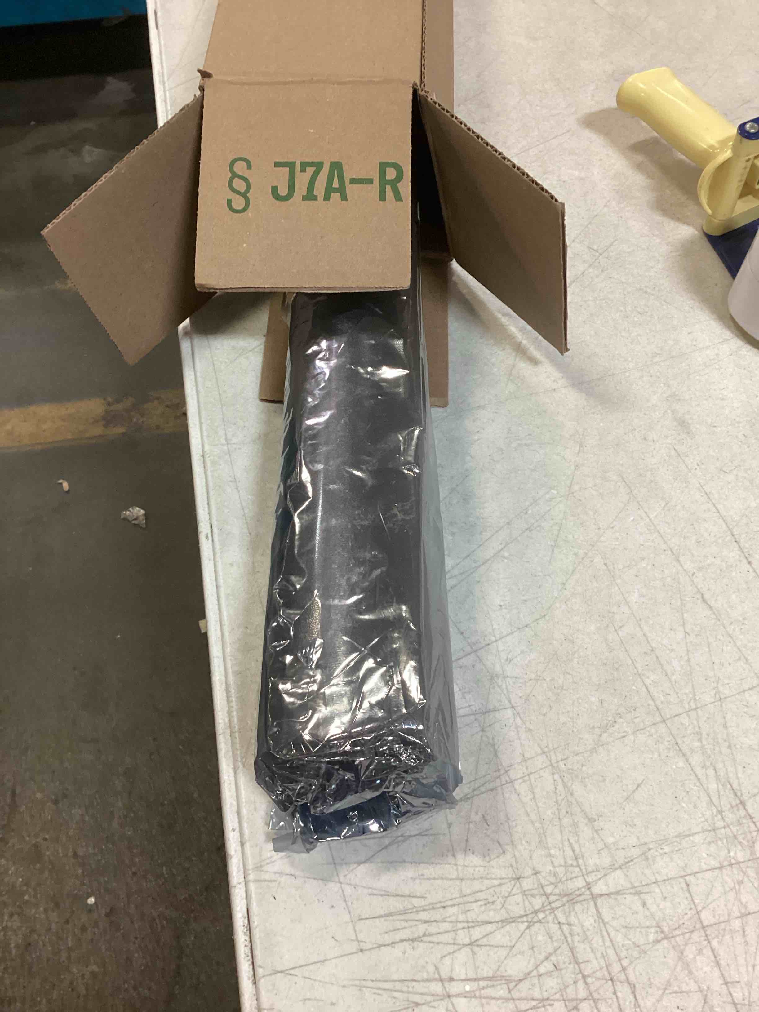 https://s3.amazonaws.com/lotting-images-prod/bidfta/GRN5449162_1701274448789.jpeg
