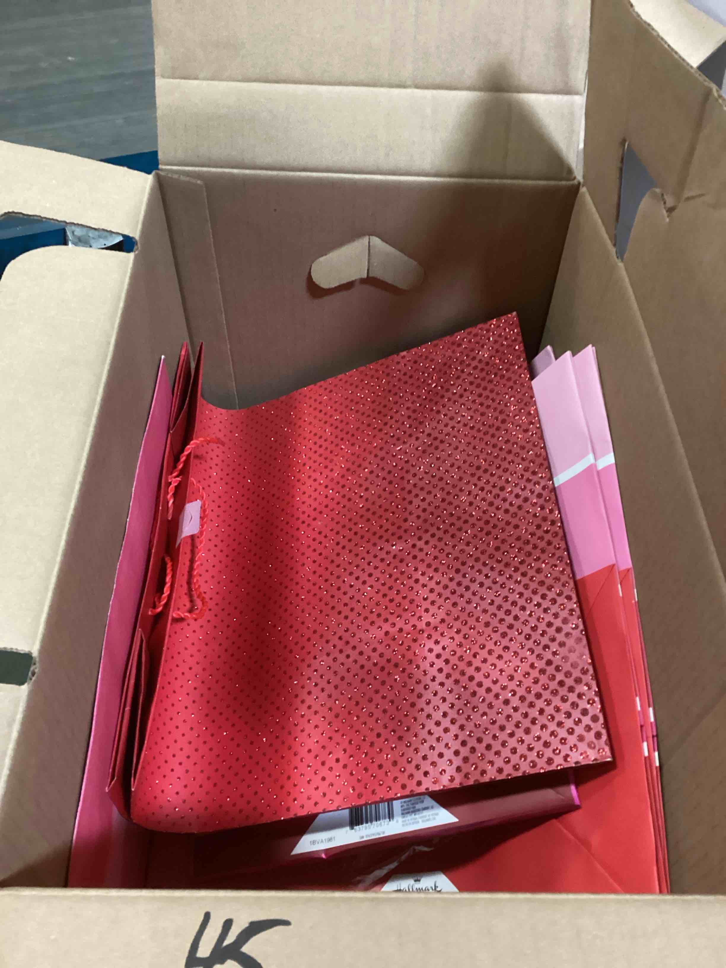 Assorted of gift bags (Size colors and styles may vary)